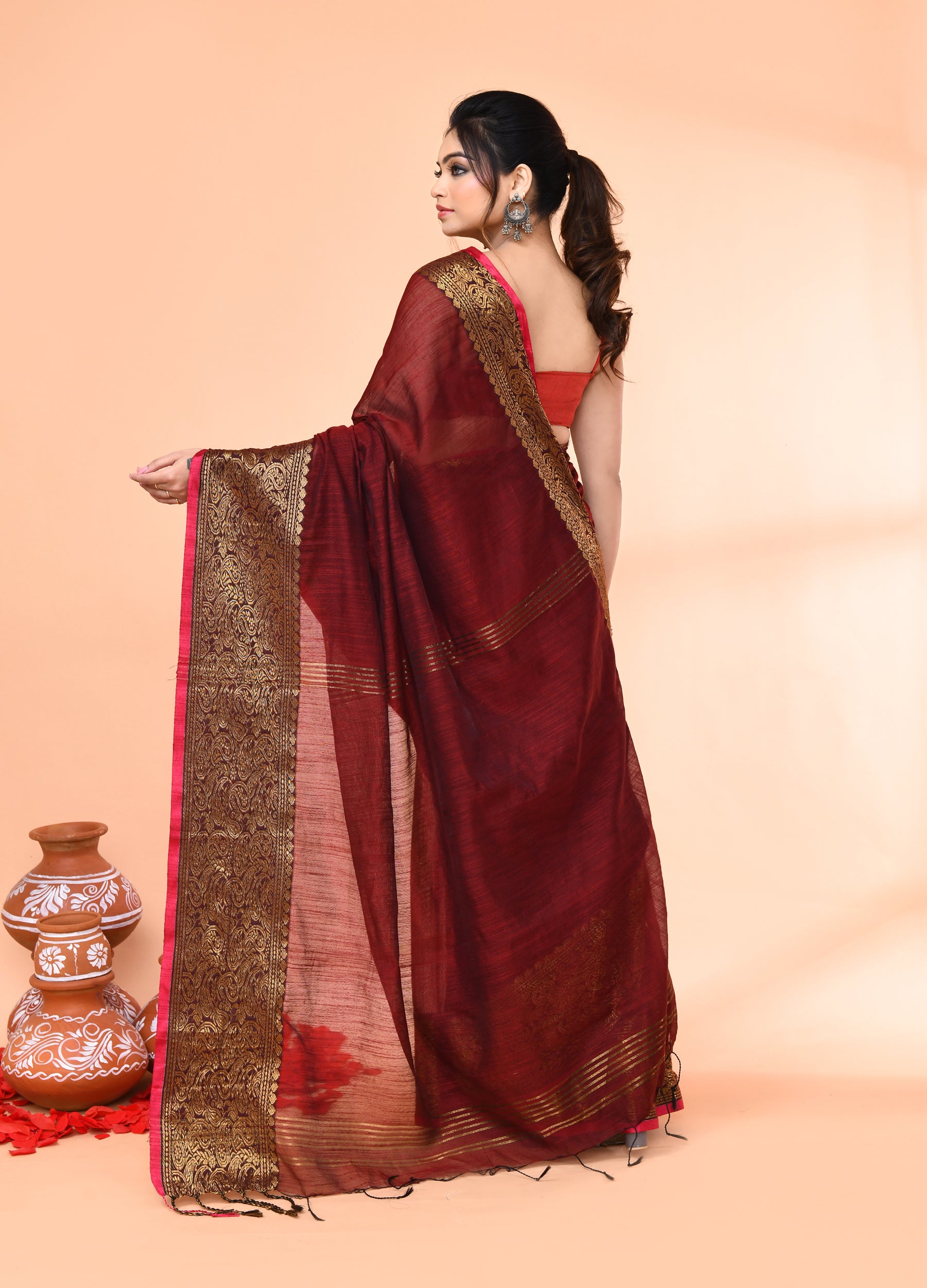 Piyari Fashion Women`s Cotton Blend Maroon Handloom Saree With Blouse