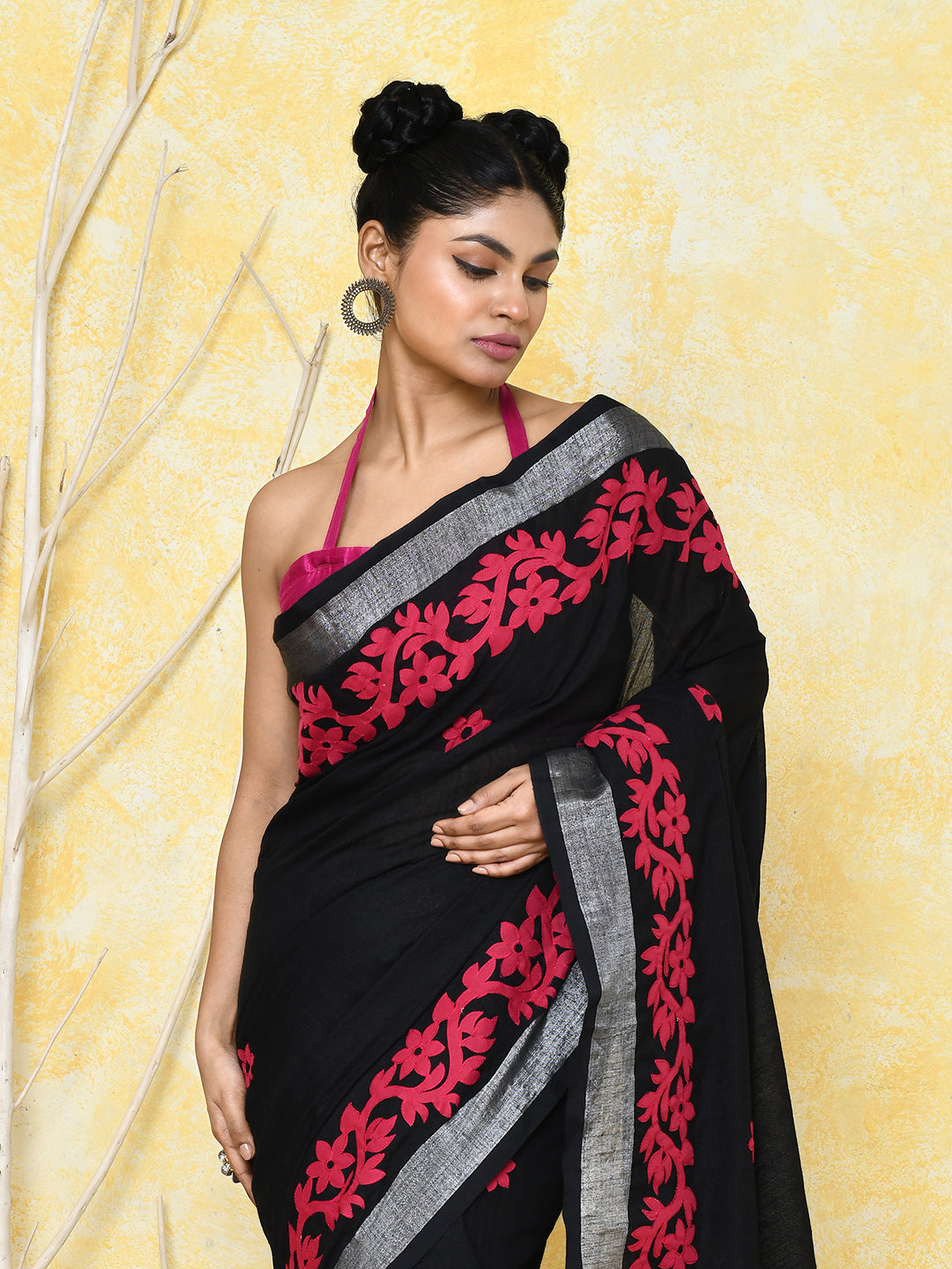 Piyari Fashion Women's Black Exclusive Applique Saree With Blouse Piece