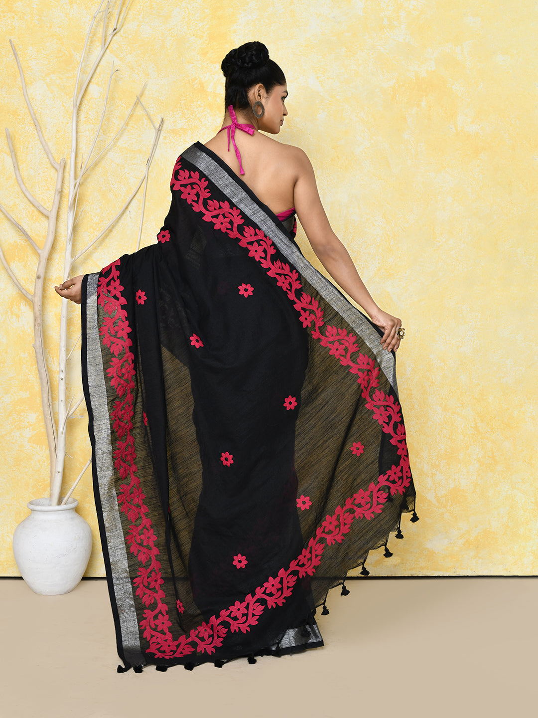 Piyari Fashion Women's Black Exclusive Applique Saree With Blouse Piece