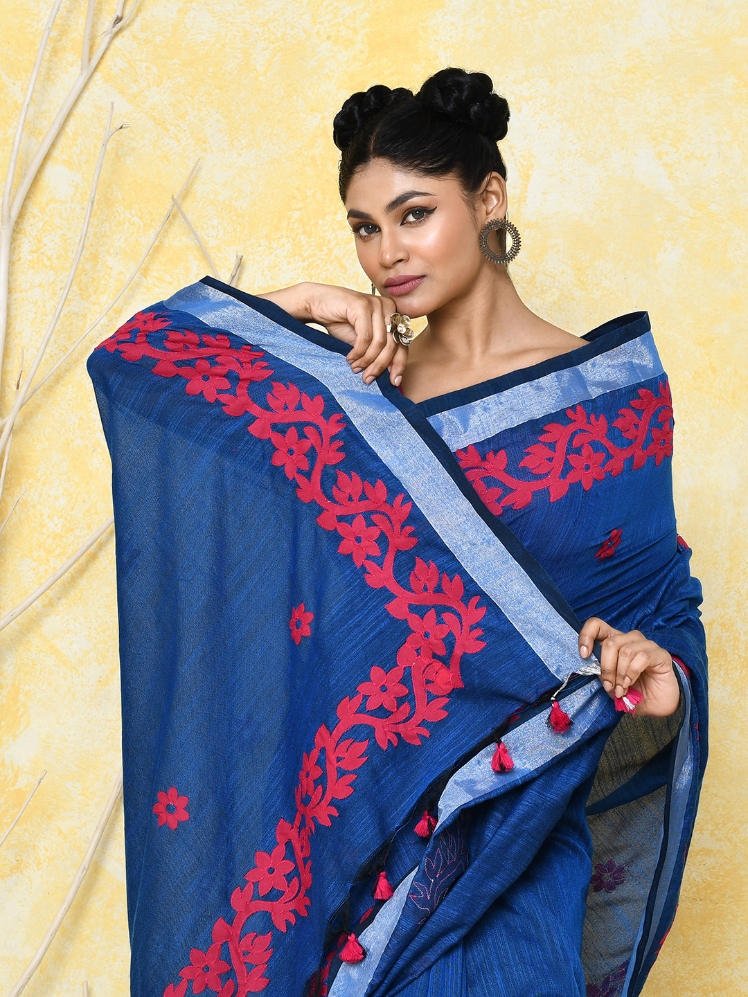 Piyari Fashion Women's Royal Blue Exclusive Applique Saree With Blouse Piece