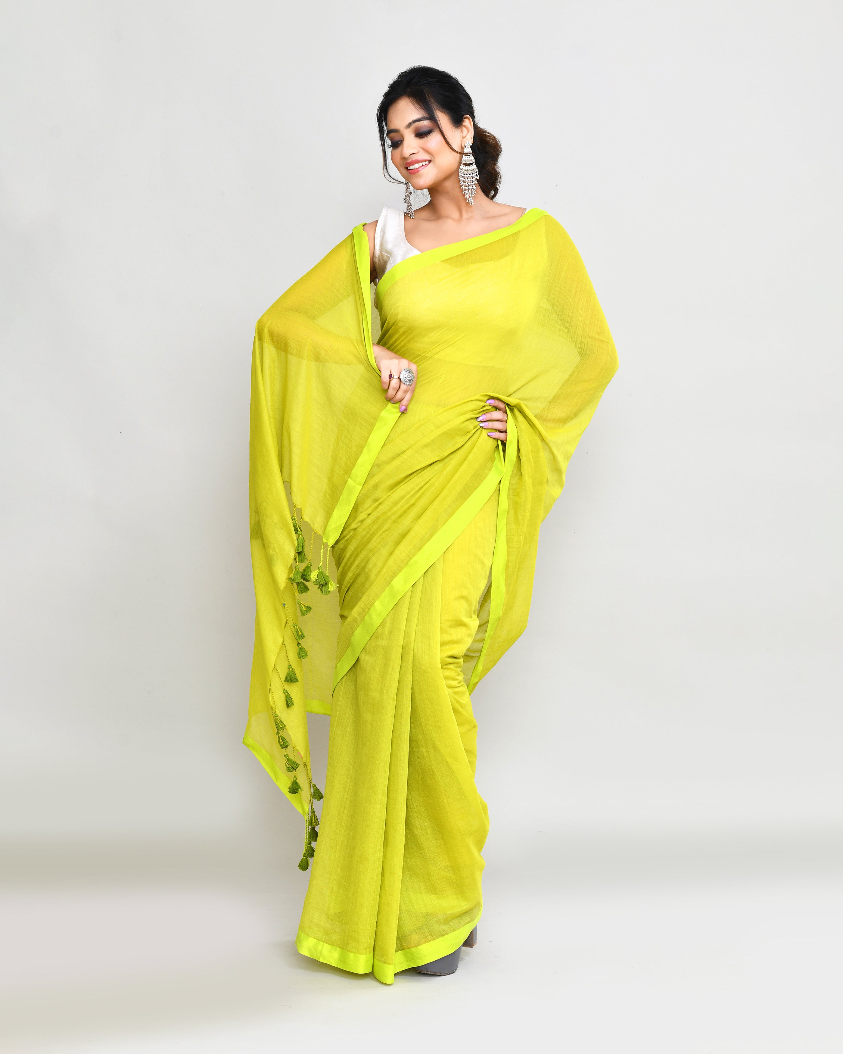 Piyari Fashion Woven's Lime Mulmul Cotton Saree With Tassels