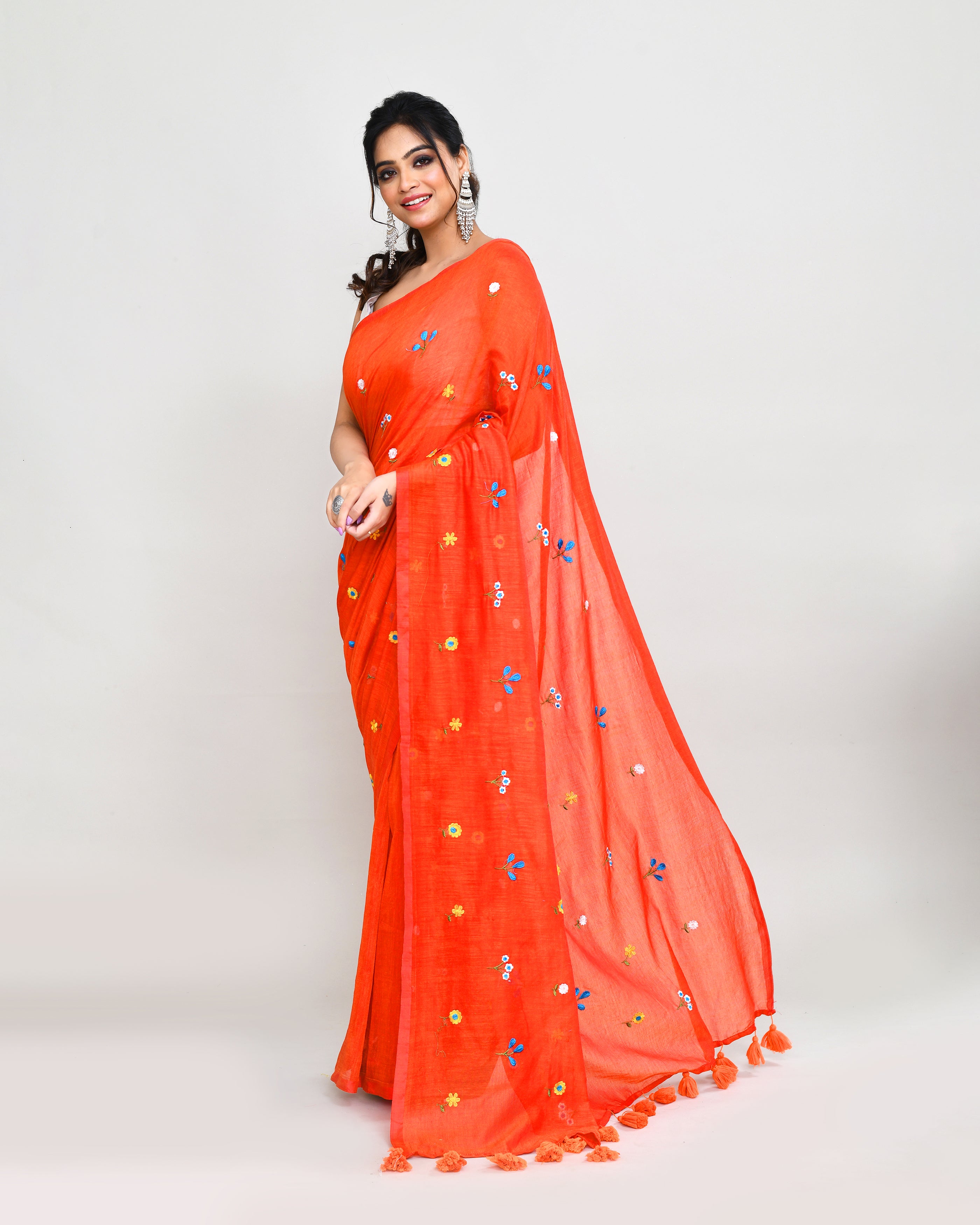 Piyari Fashion Women's Orange Red Dual Tone Exclusive Embroidery Saree With Tassels