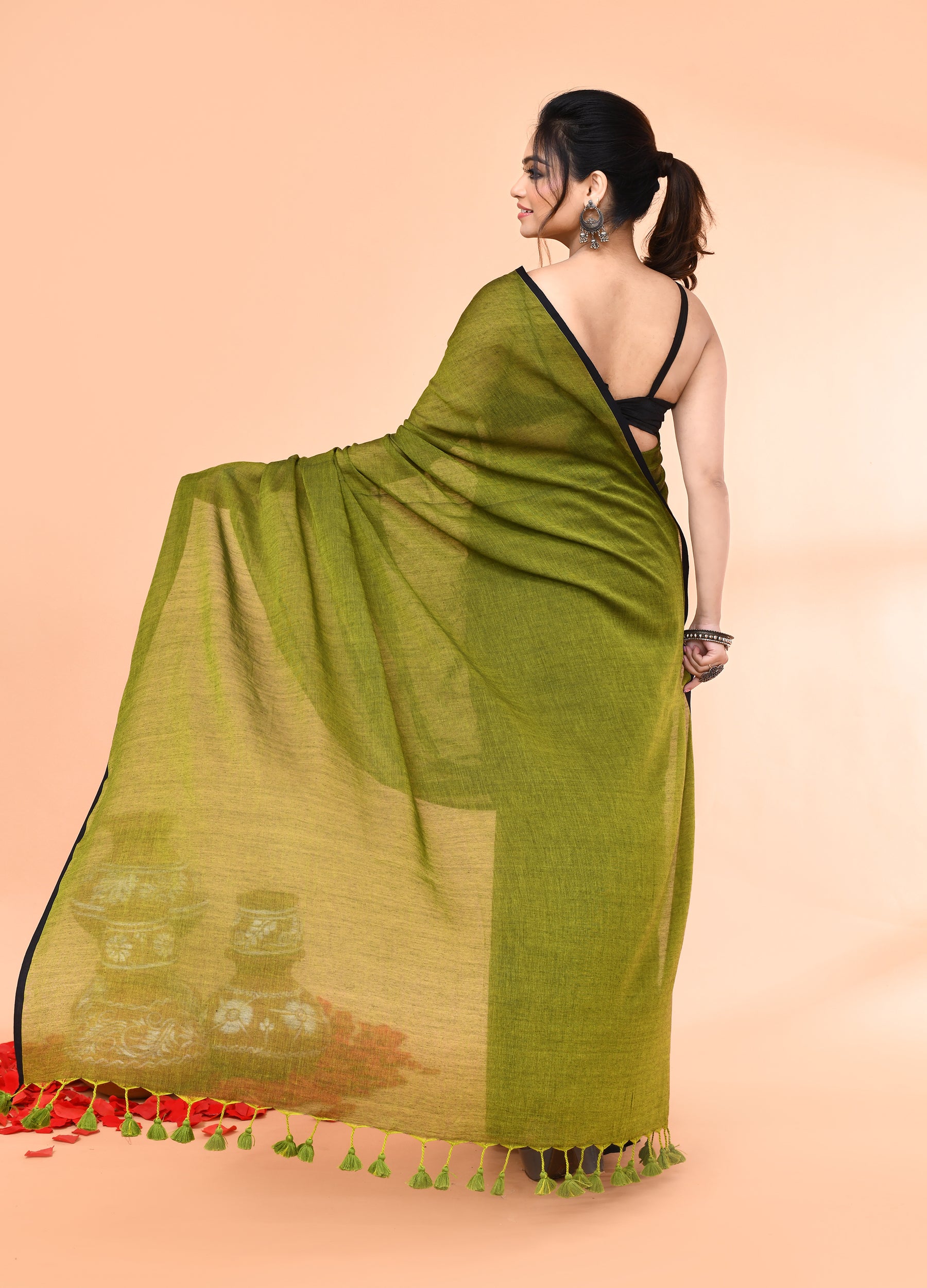 Piyari Fashion Olive Mulmul Cotton Saree With Tassels