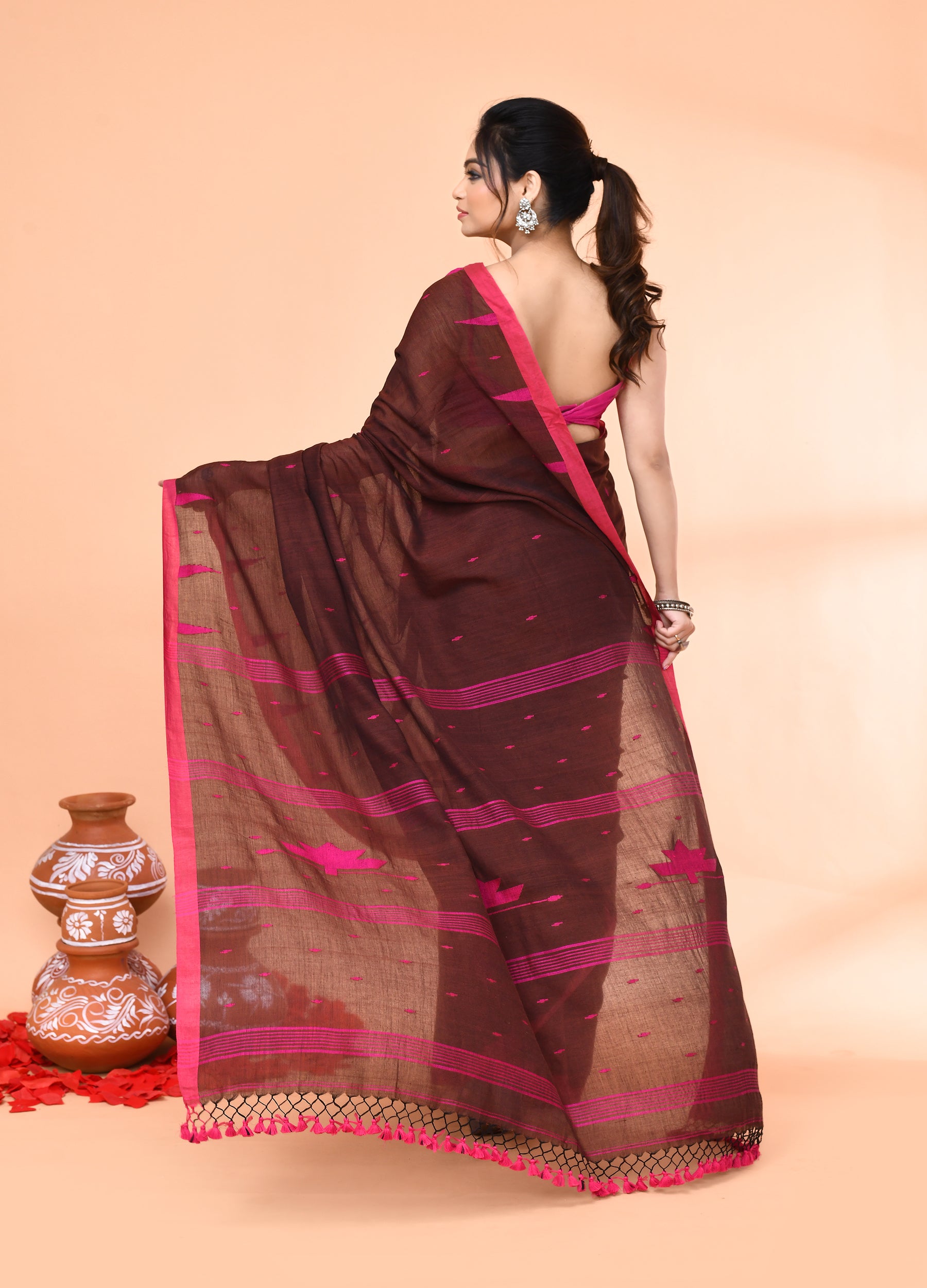 Piyari Fashion Women`s Brown Mul Cotton Handloom Jamdani Saree With Blouse