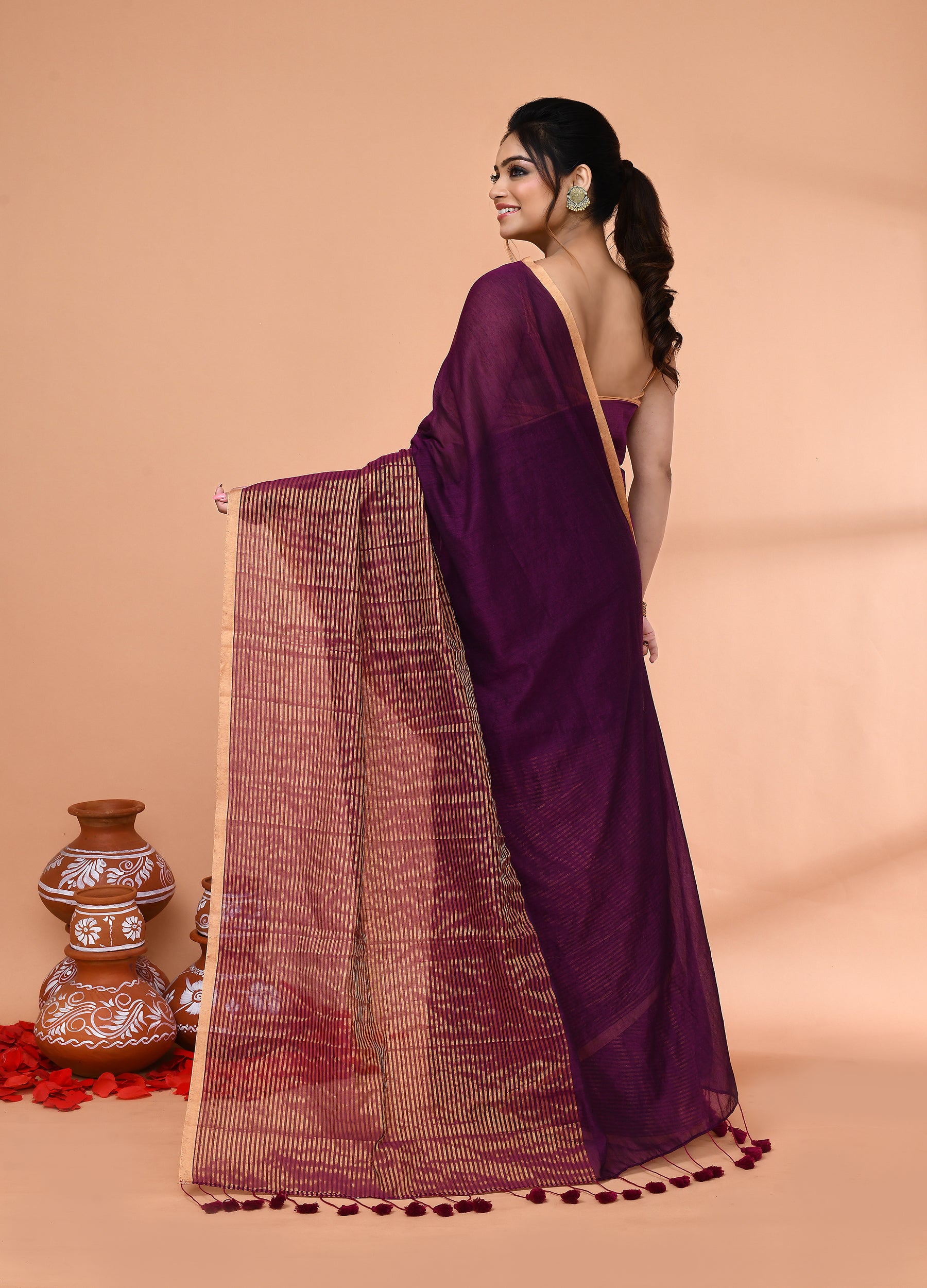 Piyari Fashion Women`s Magenta Cotton Handloom Saree With Gold Zari Stripes