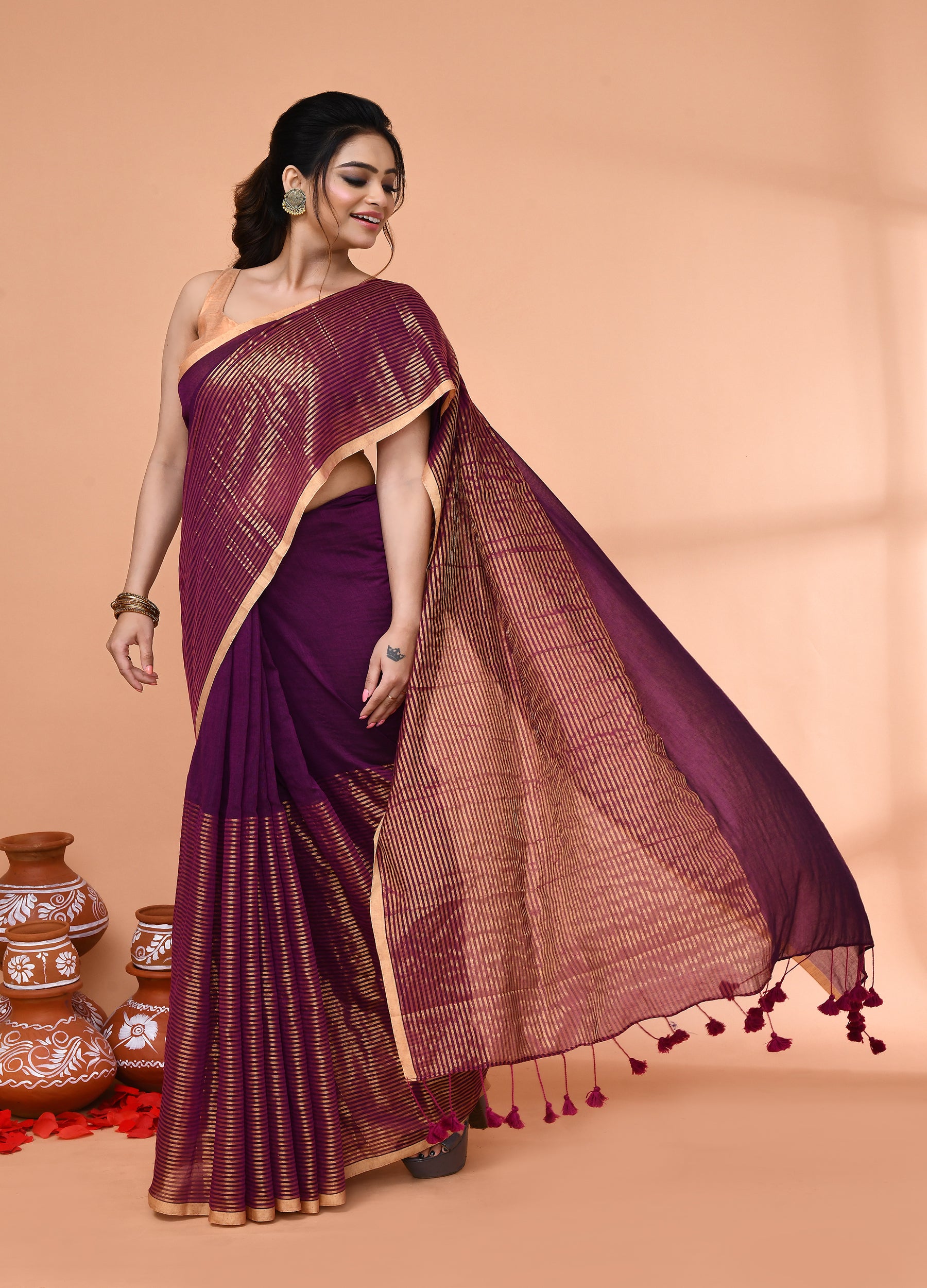 Piyari Fashion Women`s Magenta Cotton Handloom Saree With Gold Zari Stripes