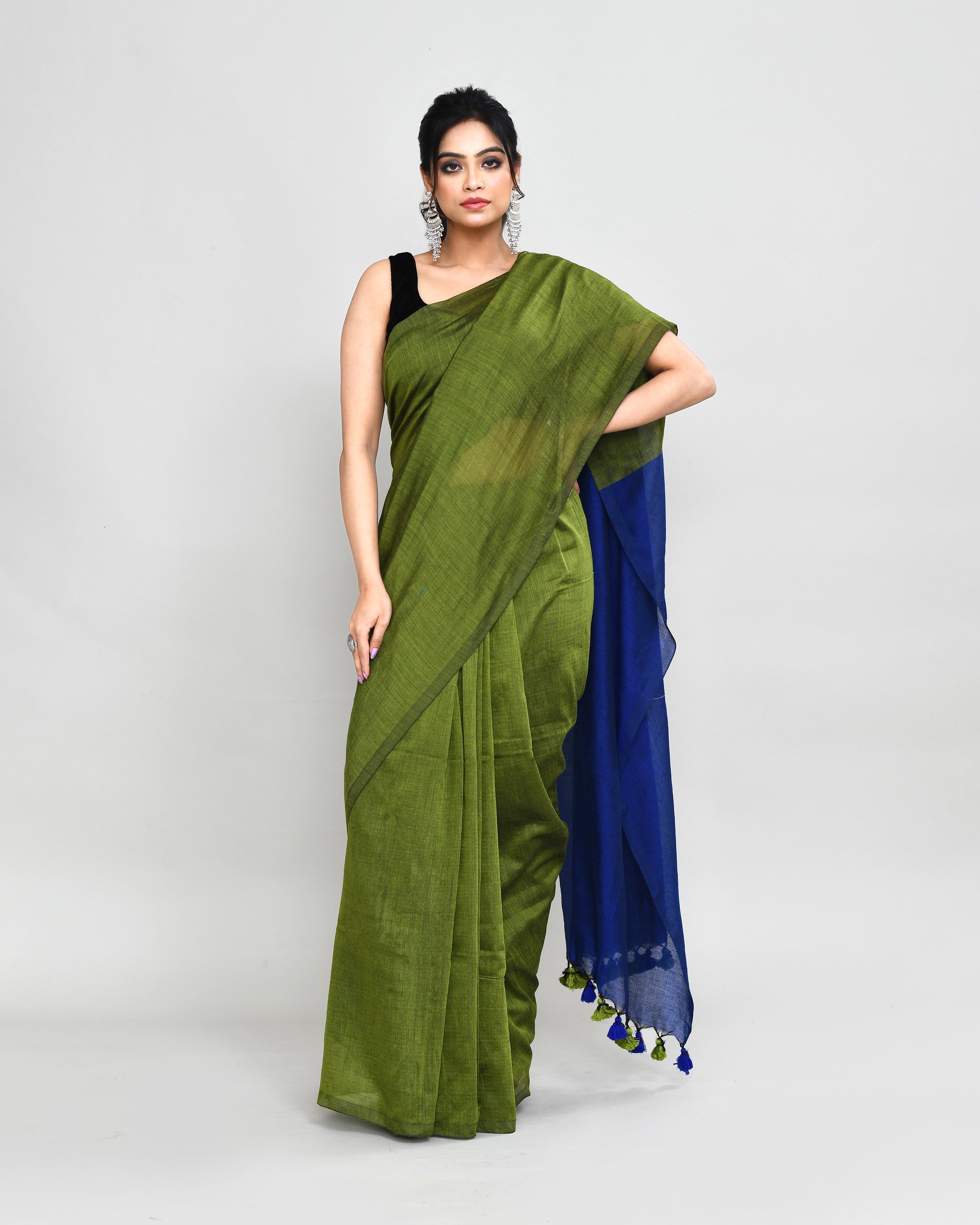 Piyari Fashion Handspun Cotton Moss Green Handloom Saree With Blouse