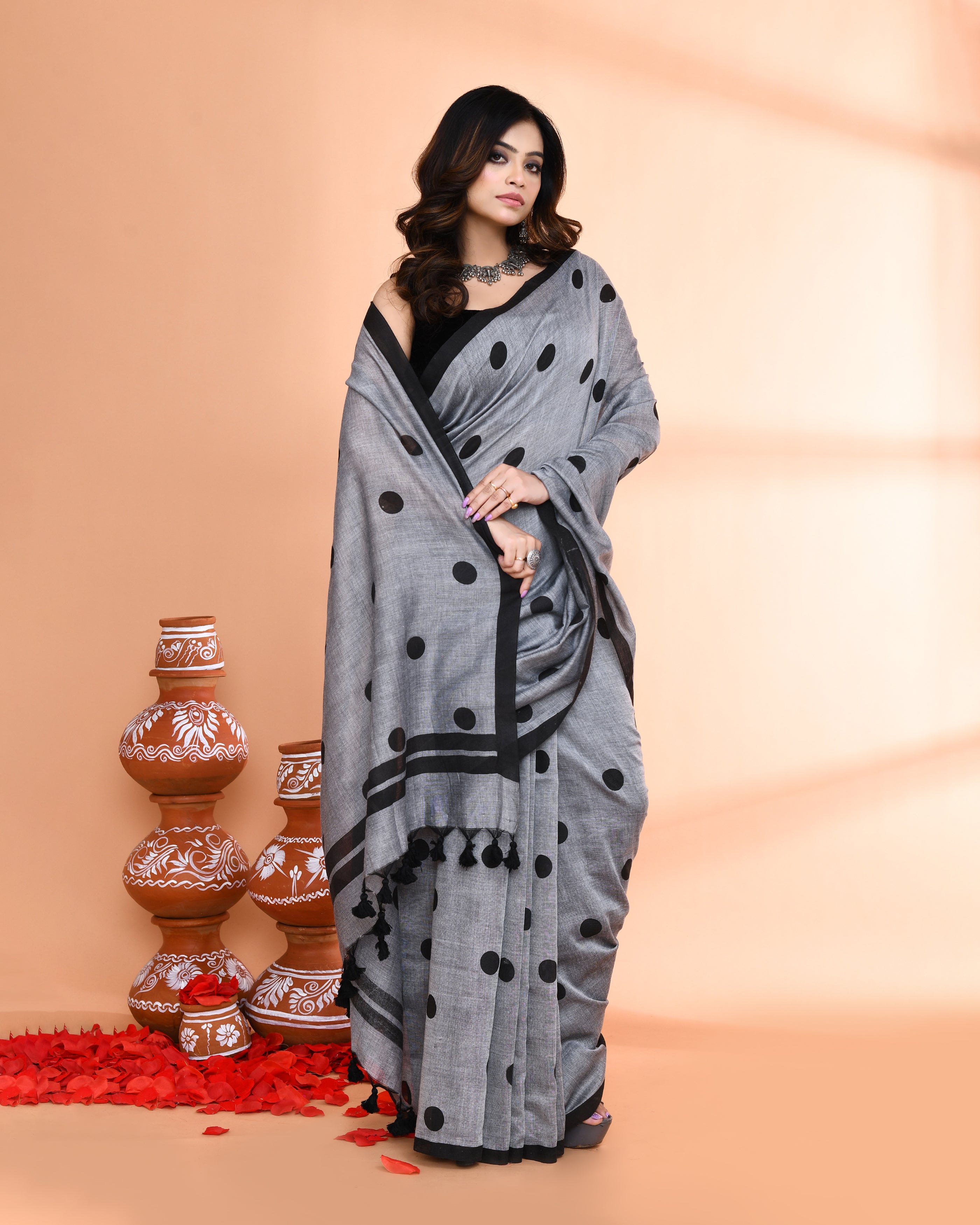 Piyari Fashion Handspun Printed Cotton Silver Grey Handloom Saree With Blouse