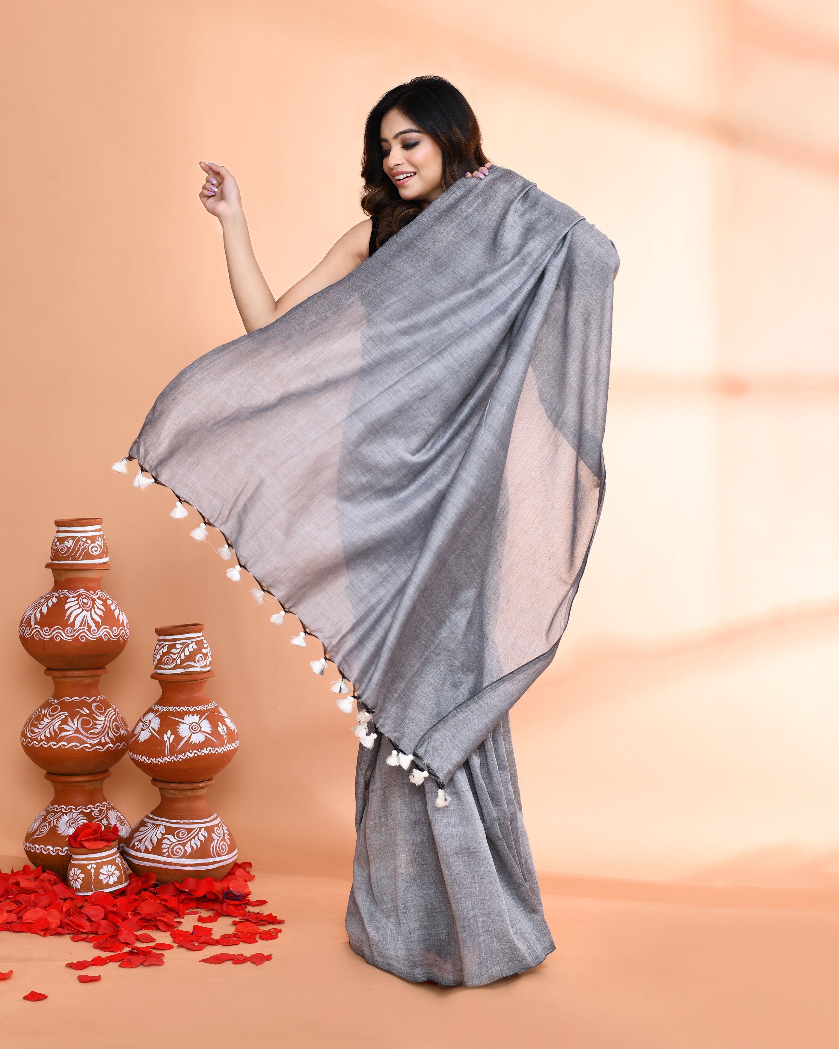 Piyari Fashion Handspun Cotton Silver Grey Handloom Saree With Blouse