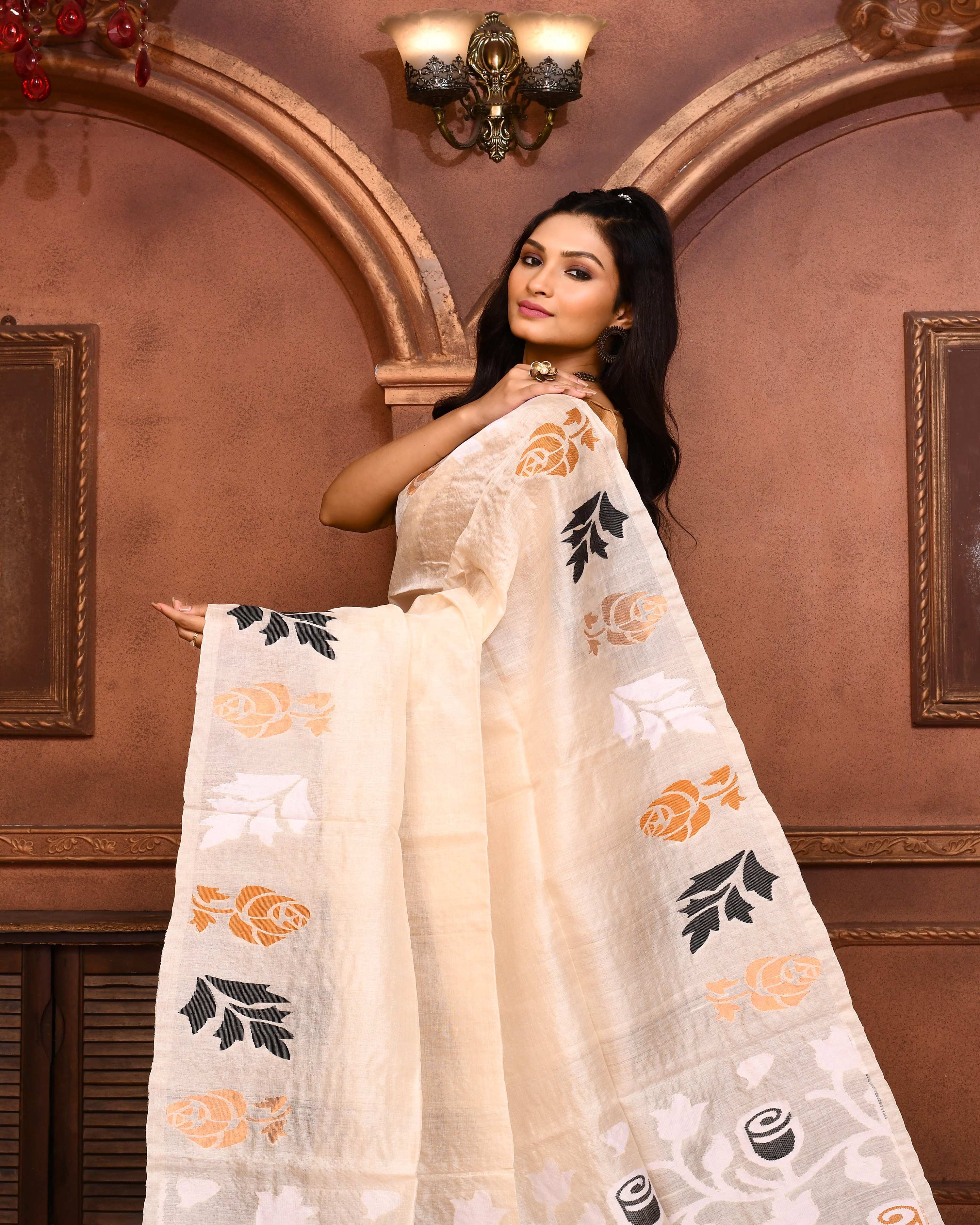 Piyari Fashion Off White Tussar Silk Jamdani Saree With Blouse Piece