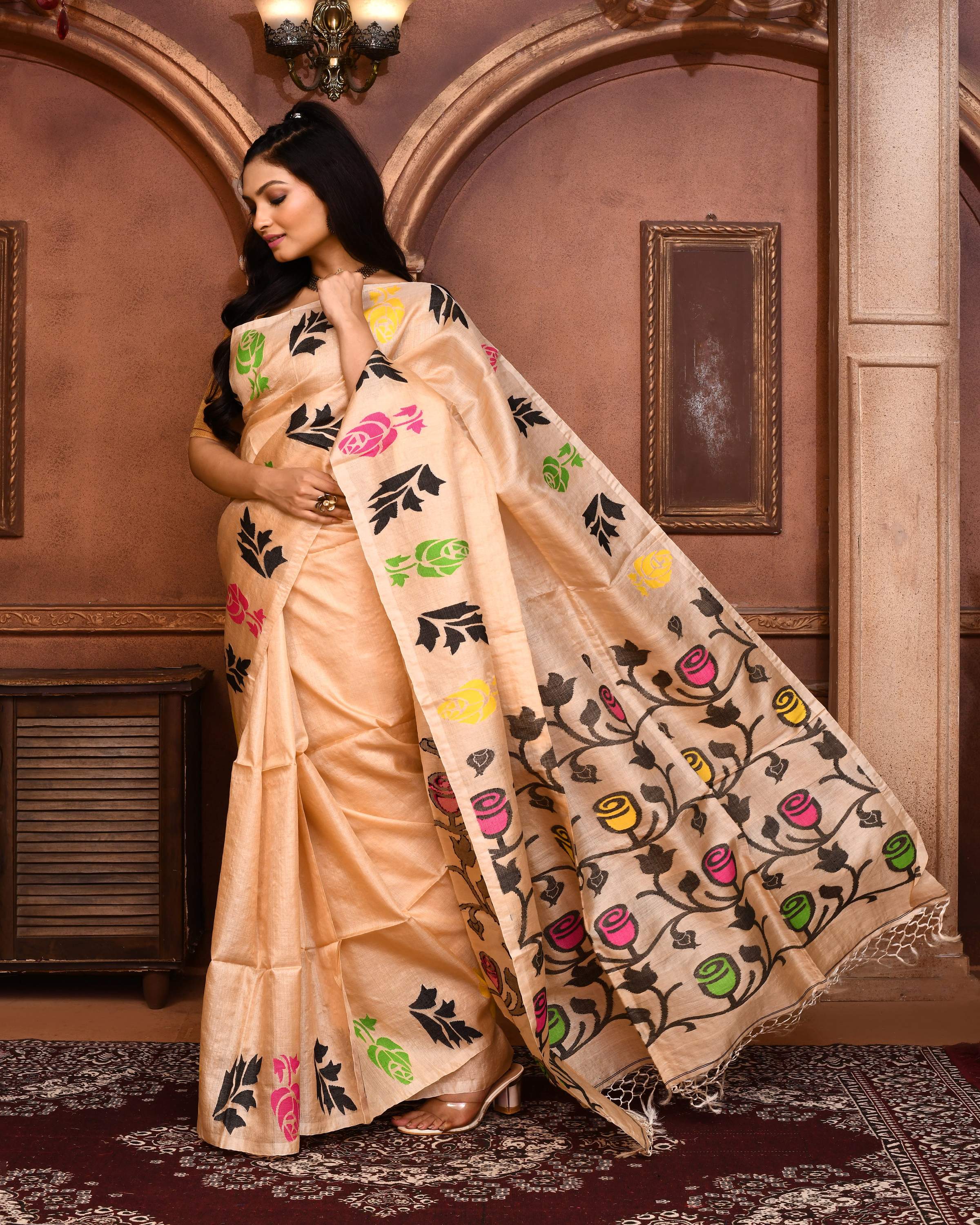 Piyari Fashion Beige Tussar Silk Jamdani Saree With Blouse Piece