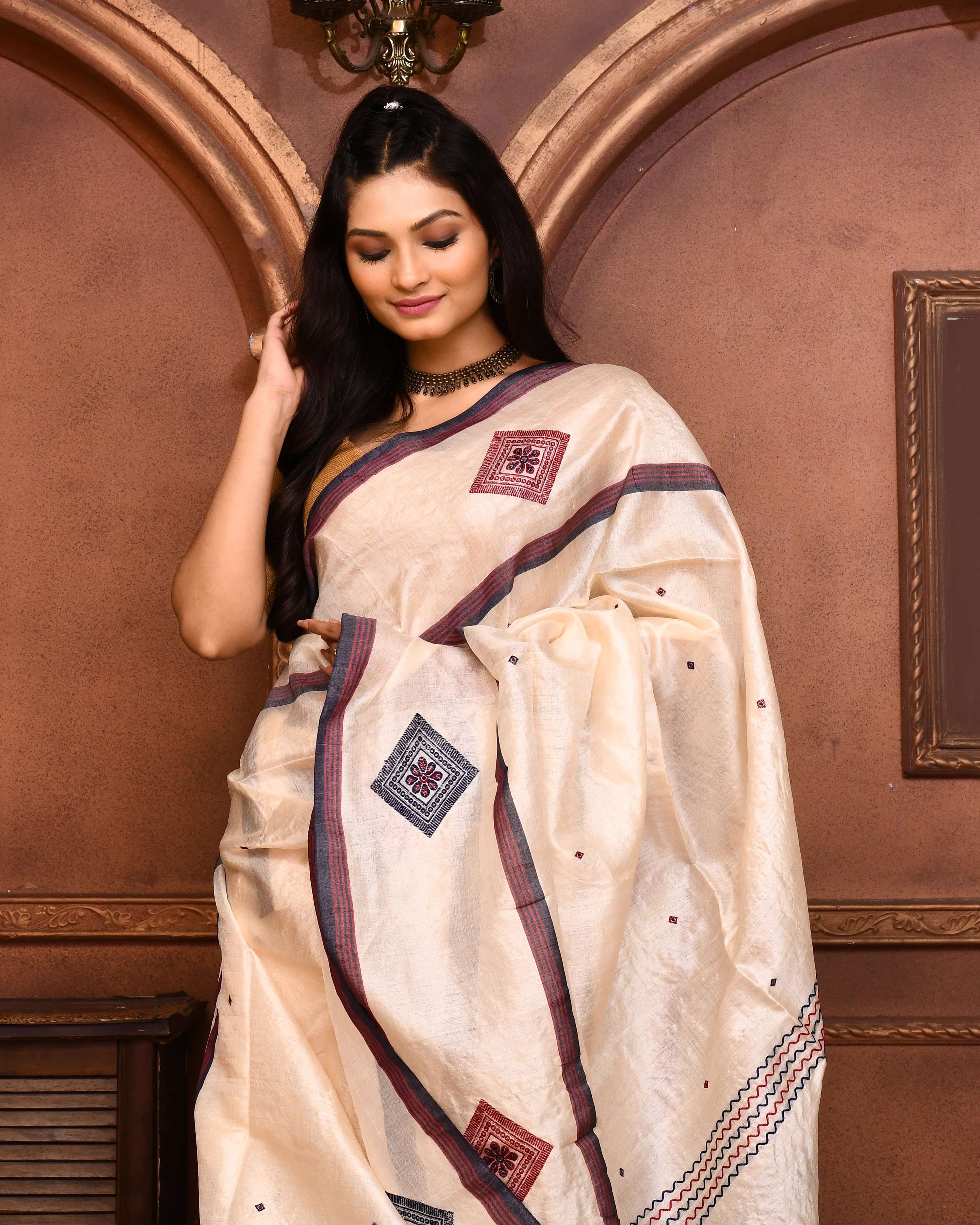 Piyari Fashion Off White Tussar Silk Jamdani Saree With Blouse Piece