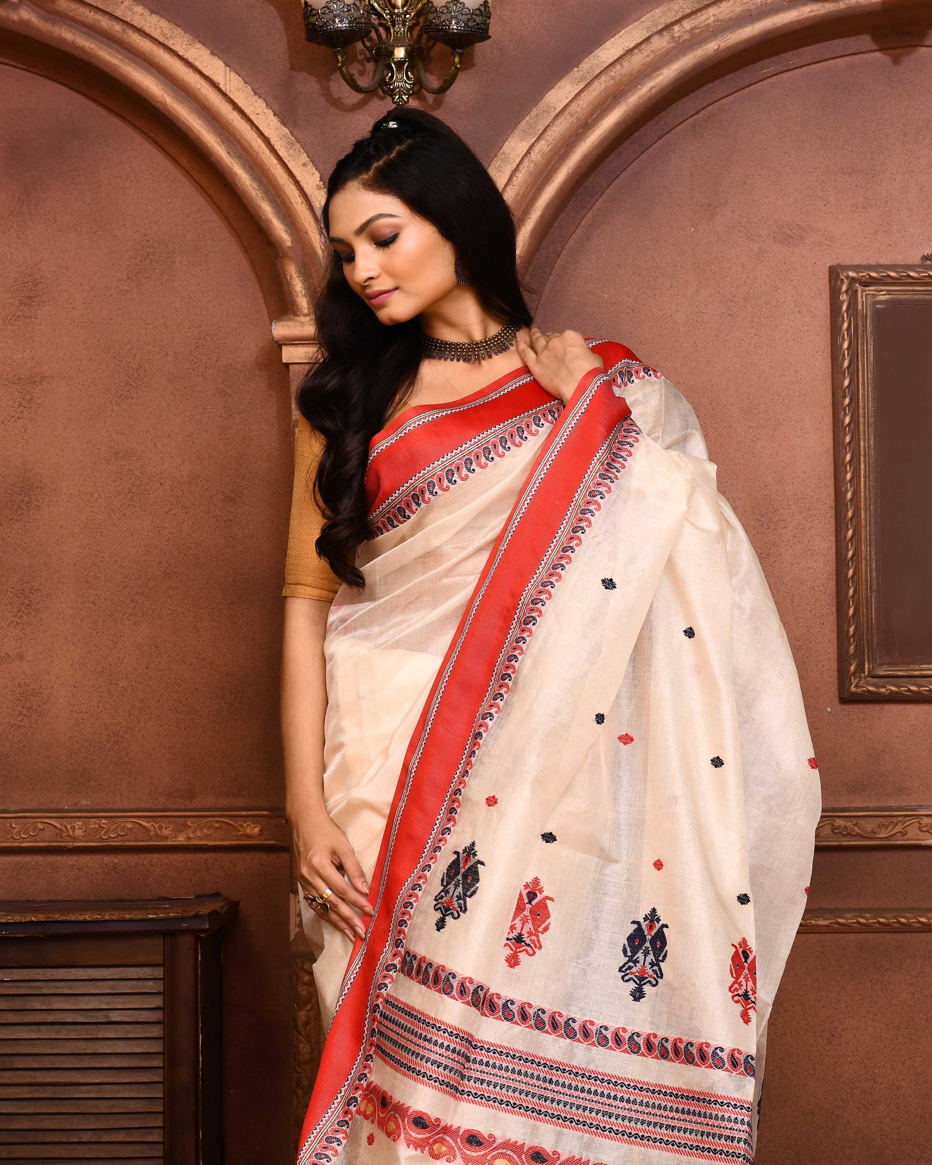 Piyari Fashion Off White Tussar Silk Jamdani Saree With Blouse Piece