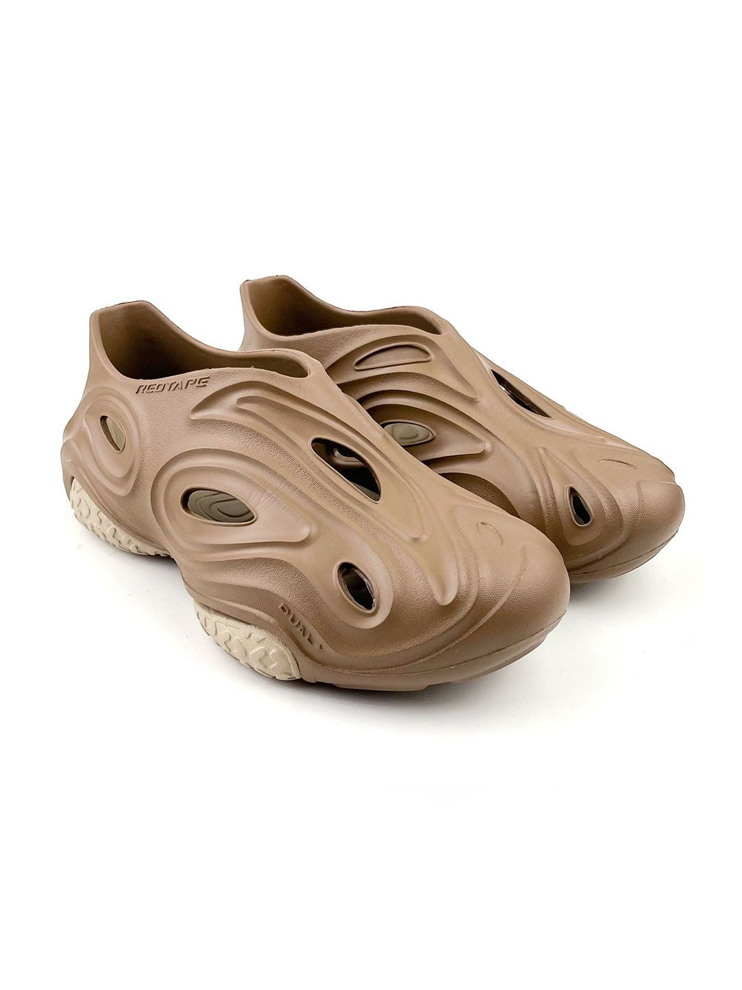 Red Tape Men Self Design Comfort Clogs