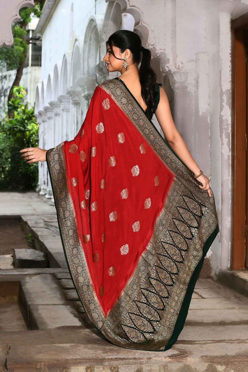 Joban Fashion Red Crepe Chiffon Pure Handloom Banarasi Silk Saree