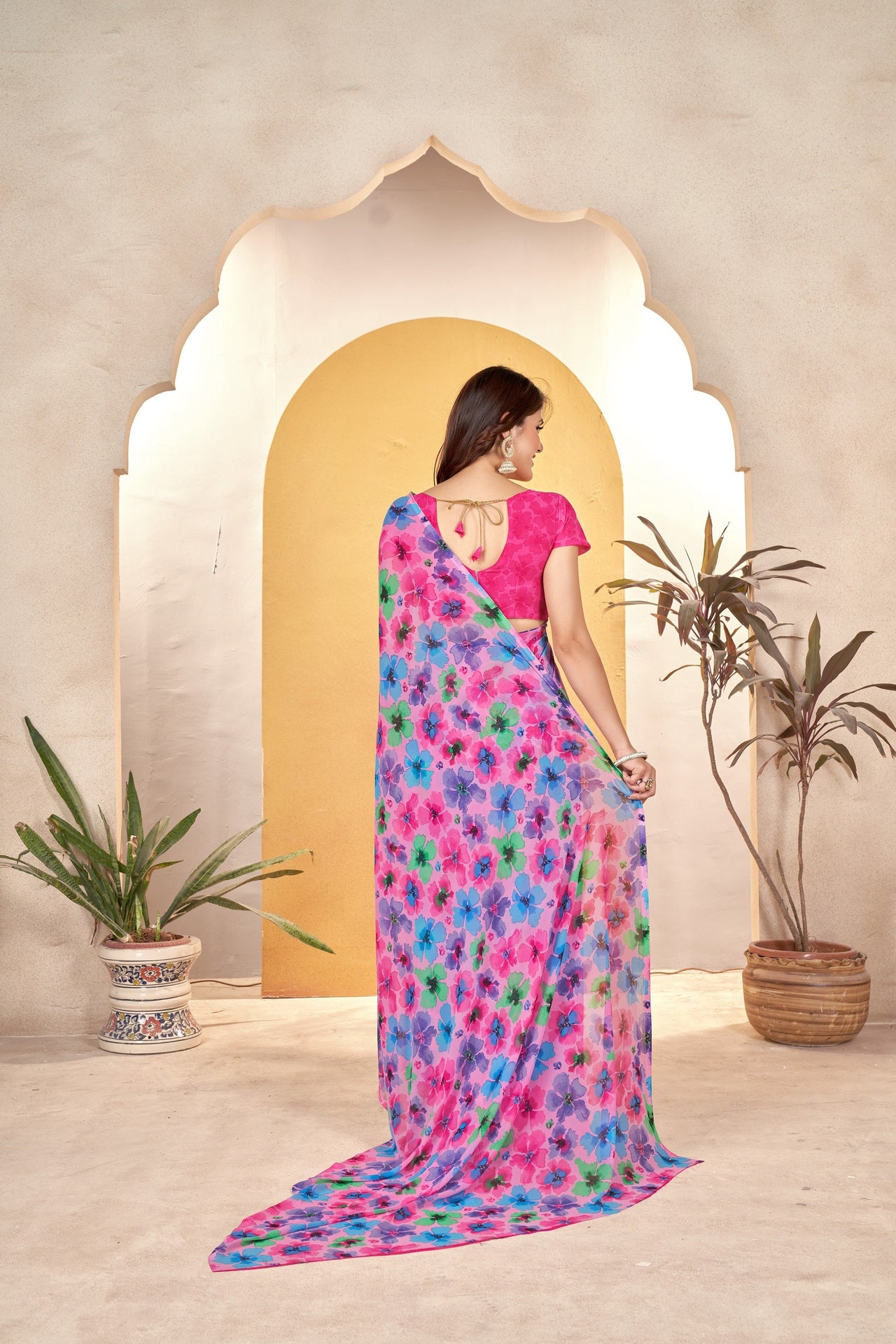 NOZ2TOZ Women Casual Wear Printed Weight Less Saree with Unstitched Blouse - Pink