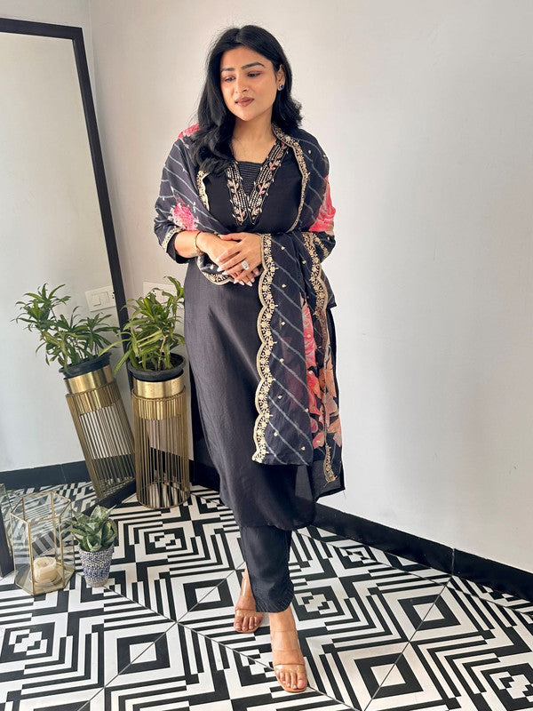 Lyush Women's Embroidered Straight Kurta Pant With Dupatta - Black