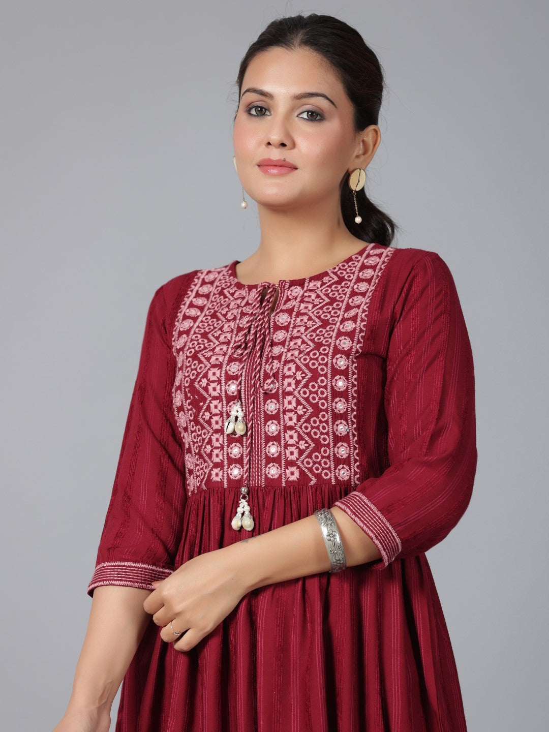 Juniper Women's Maroon Geometric Printed Rayon Tunic With Thread Work - Distacart