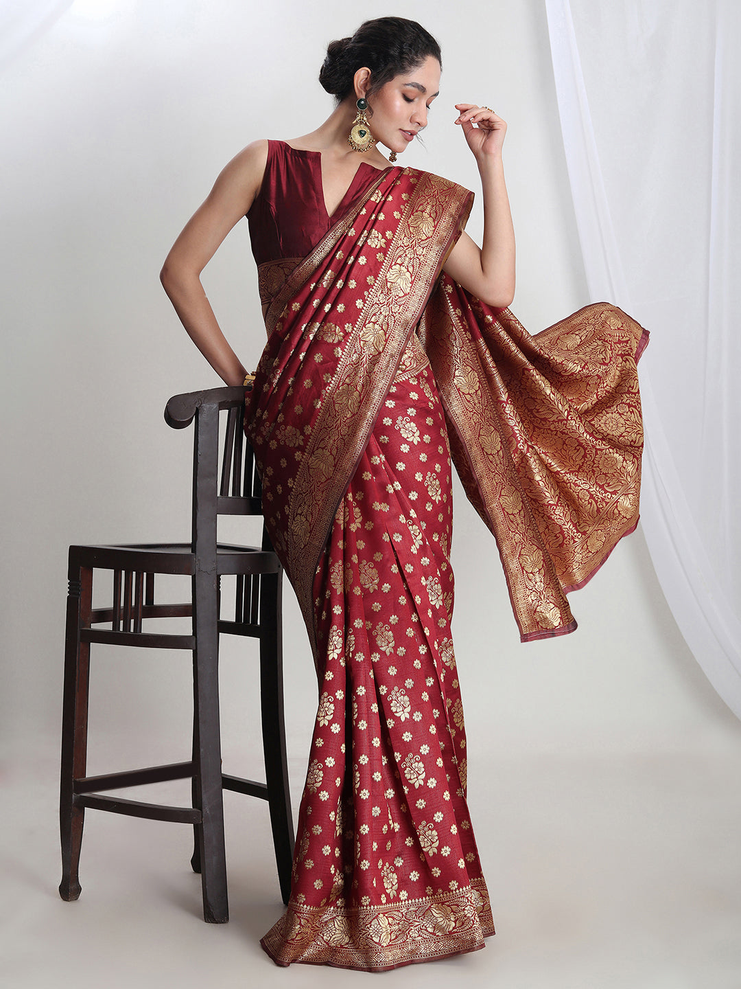 Janasya Maroon Silk Blend Floral Jacquard Saree