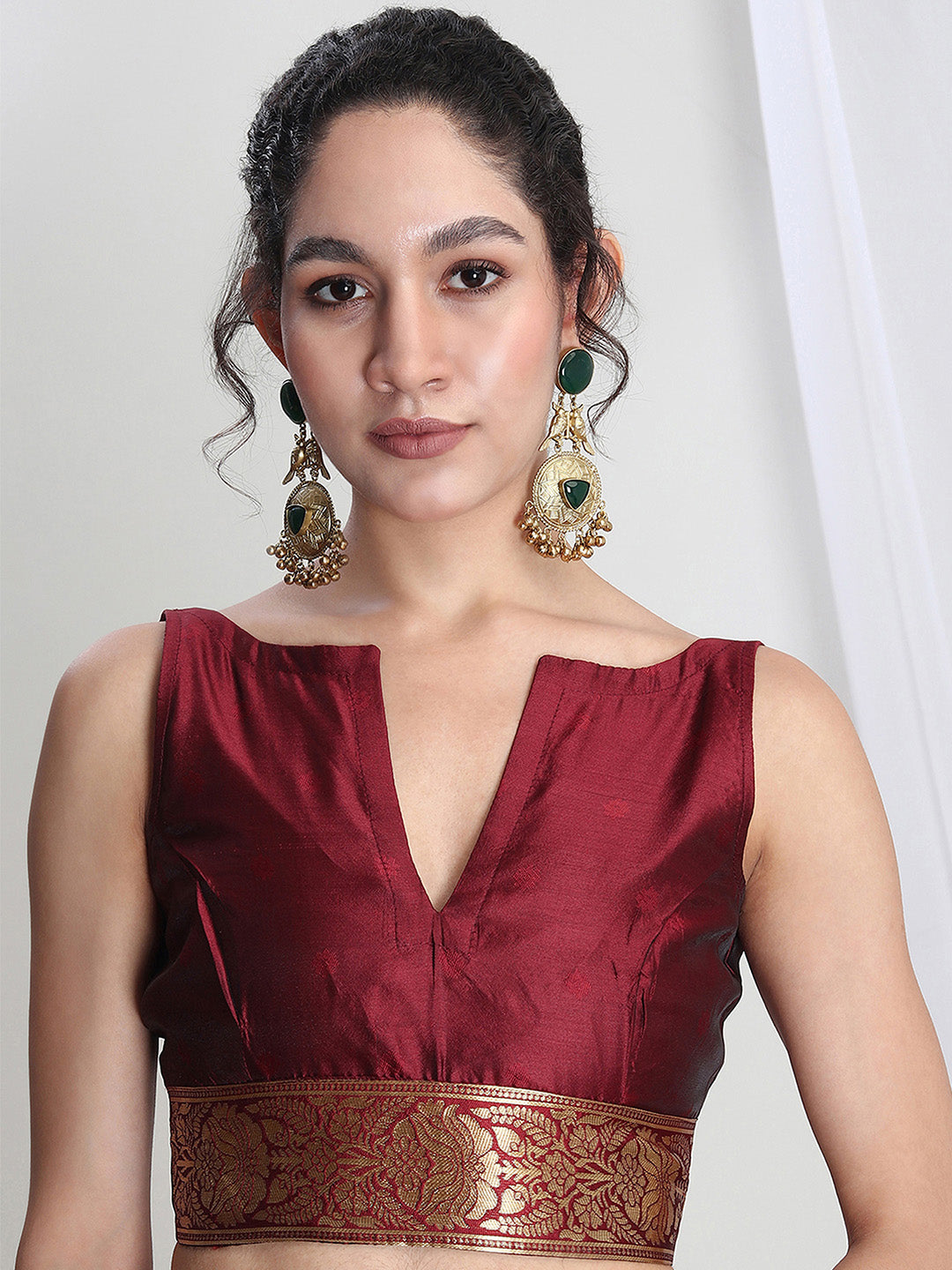 Janasya Maroon Silk Blend Floral Jacquard Saree