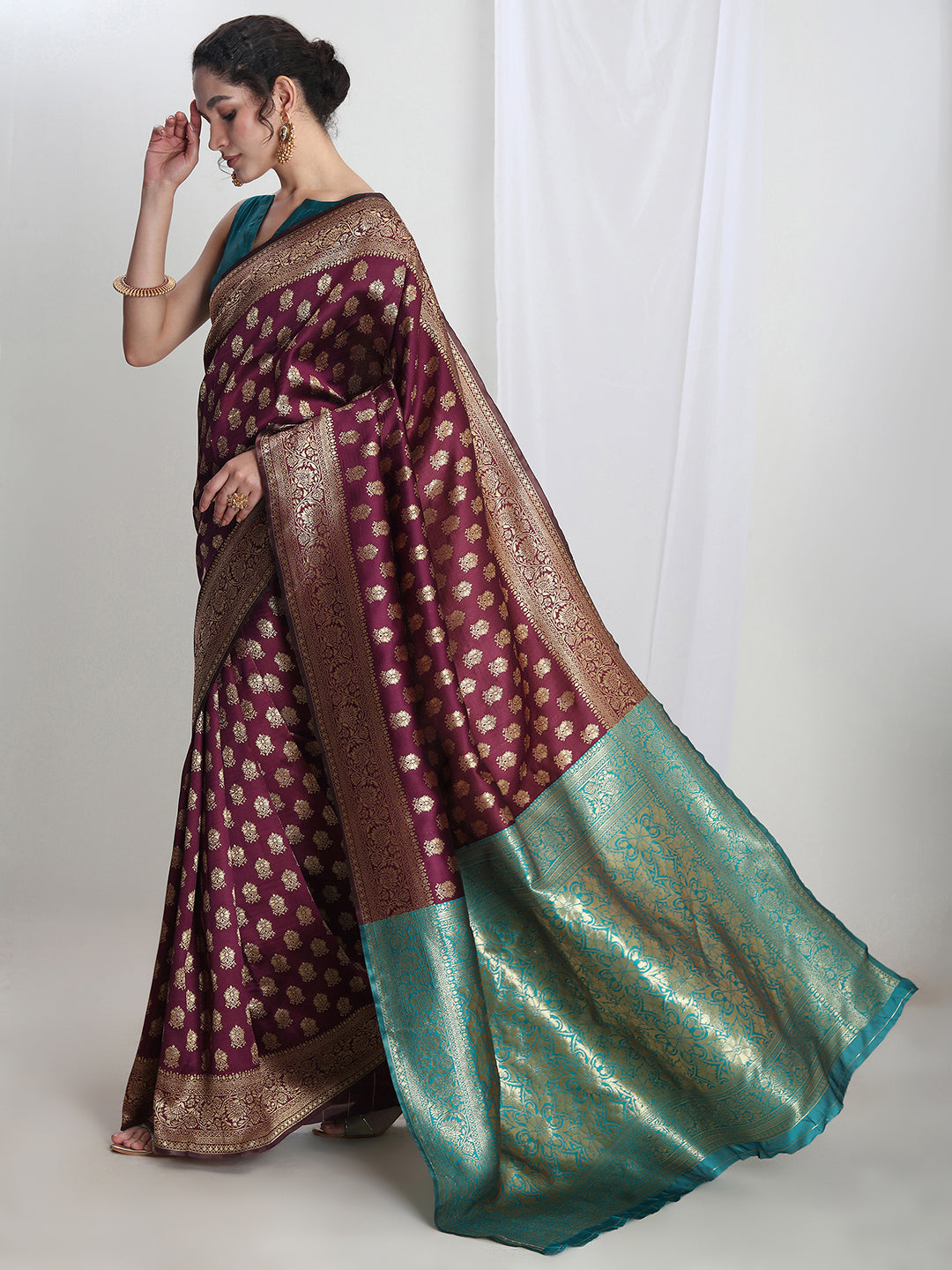 Janasya Purple Silk Blend Ethnic Motifs Jacquard Saree