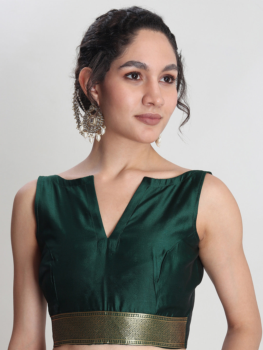 Janasya Maroon Silk Blend Floral Jacquard Saree