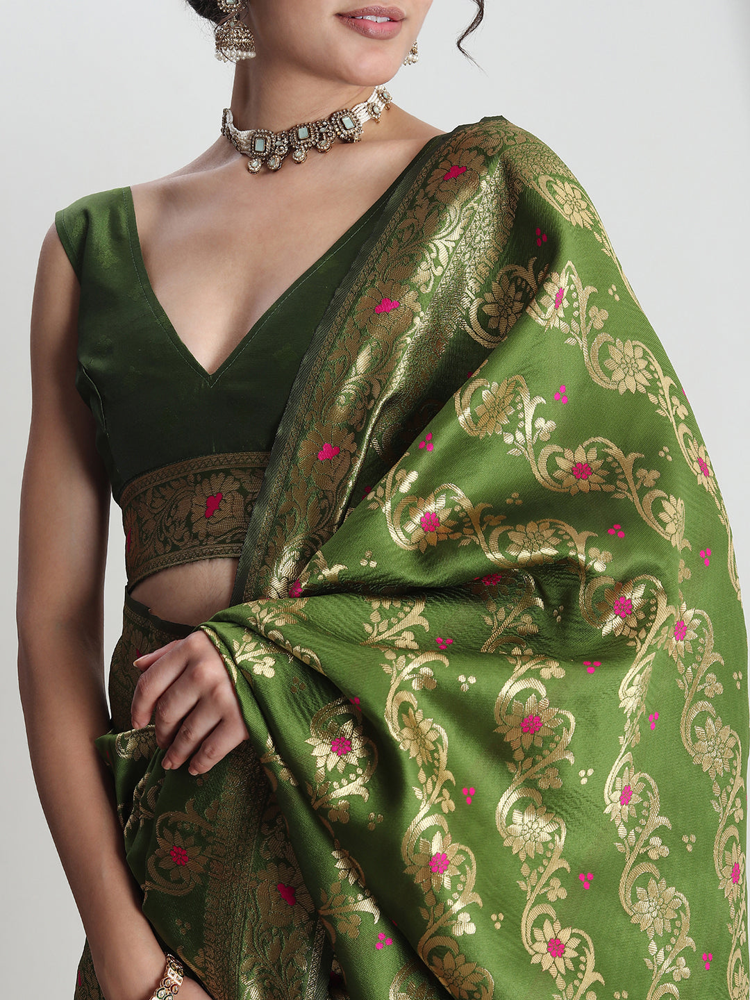 Janasya Green Silk Blend Floral Jacquard Saree