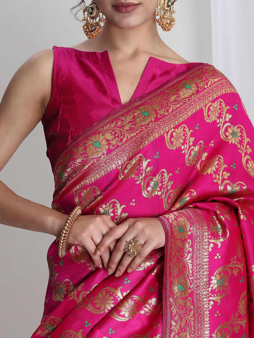 Janasya Pink Silk Blend Floral Jacquard Saree