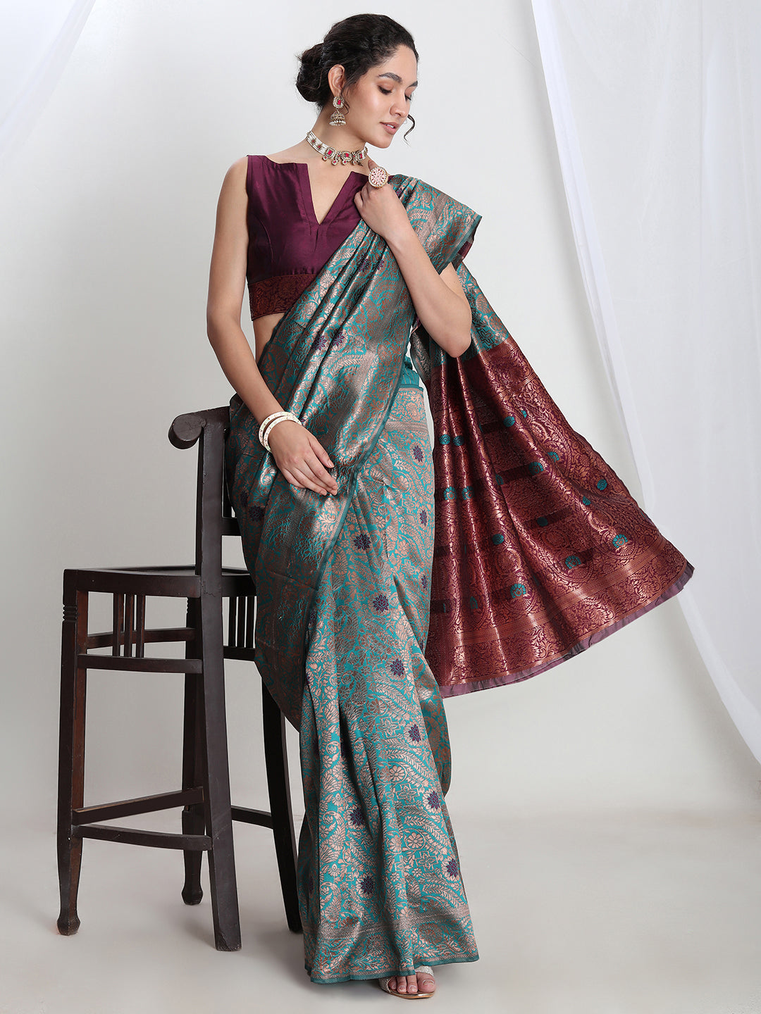 Janasya Sea Green Silk Blend Floral Jacquard Saree