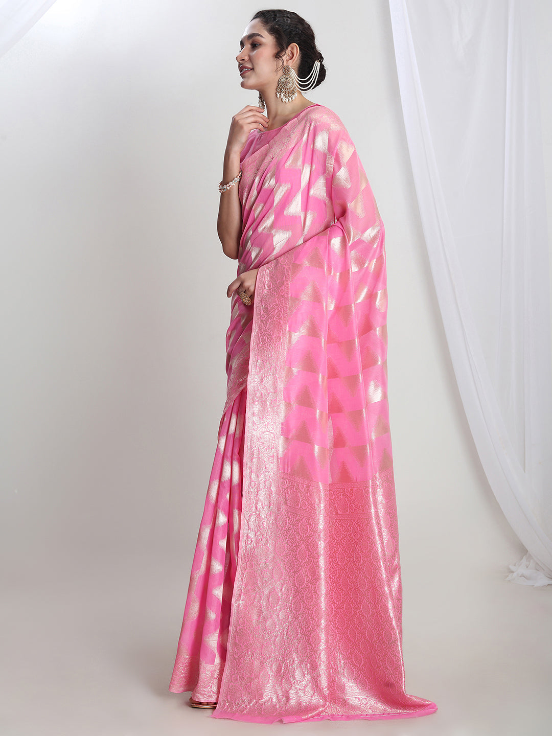 Janasya Pink Silk Blend Geometric Jacquard Saree