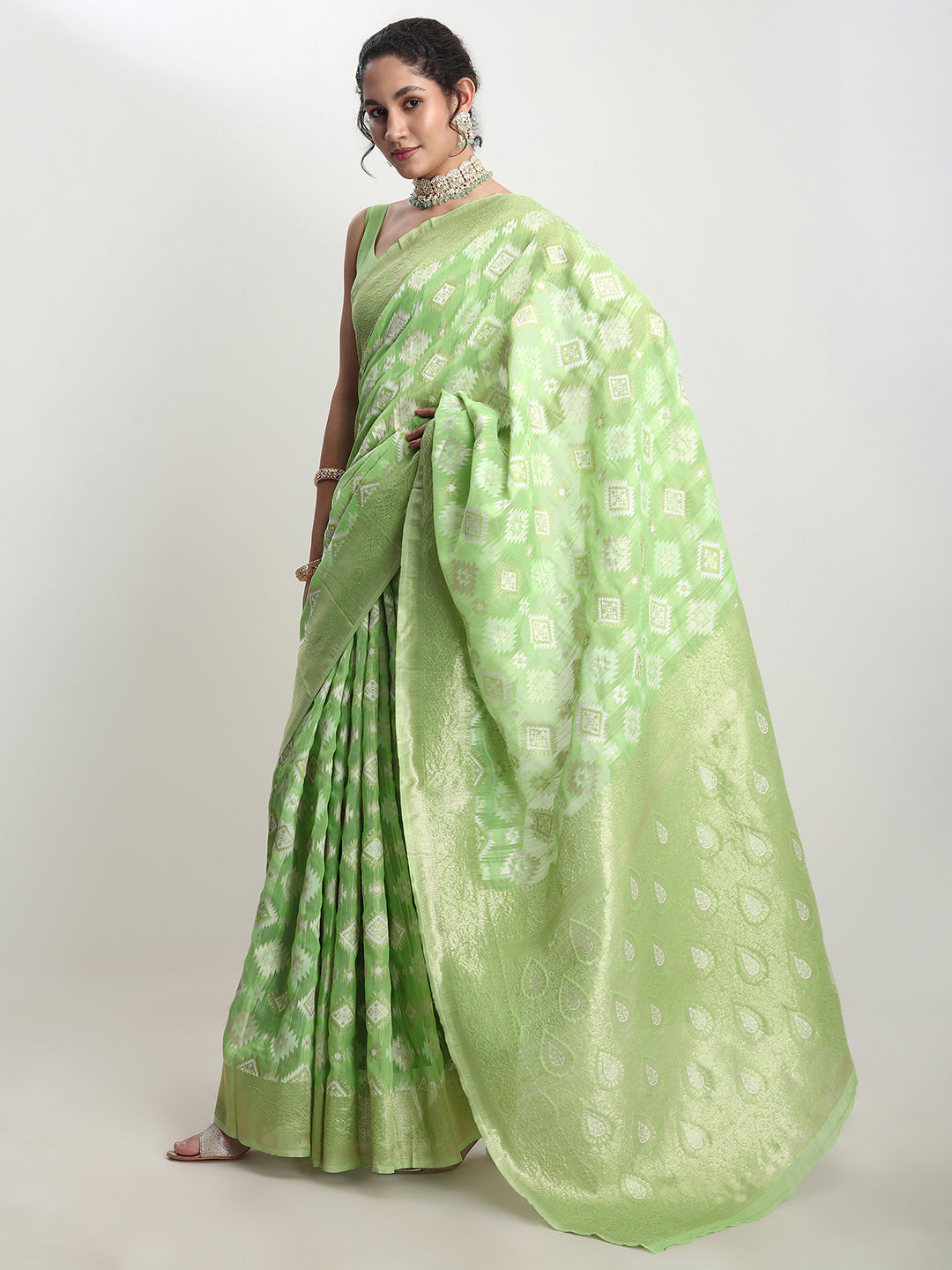 Janasya Green Silk Blend Geometric Jacquard Saree