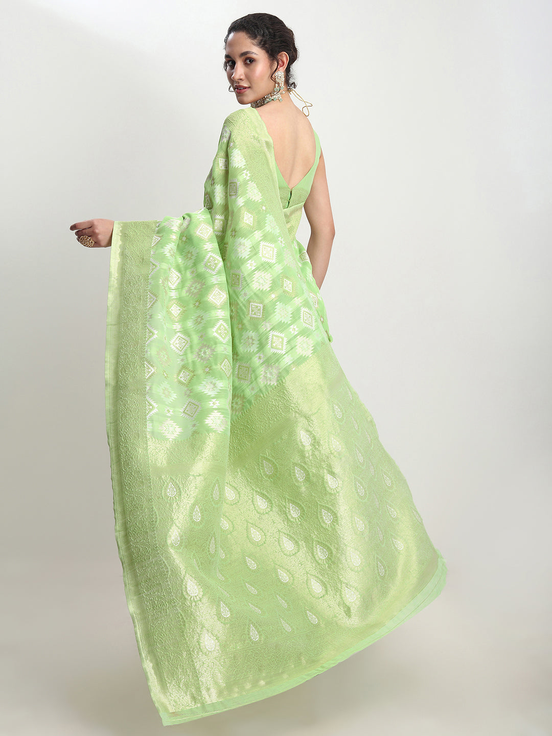 Janasya Green Silk Blend Geometric Jacquard Saree