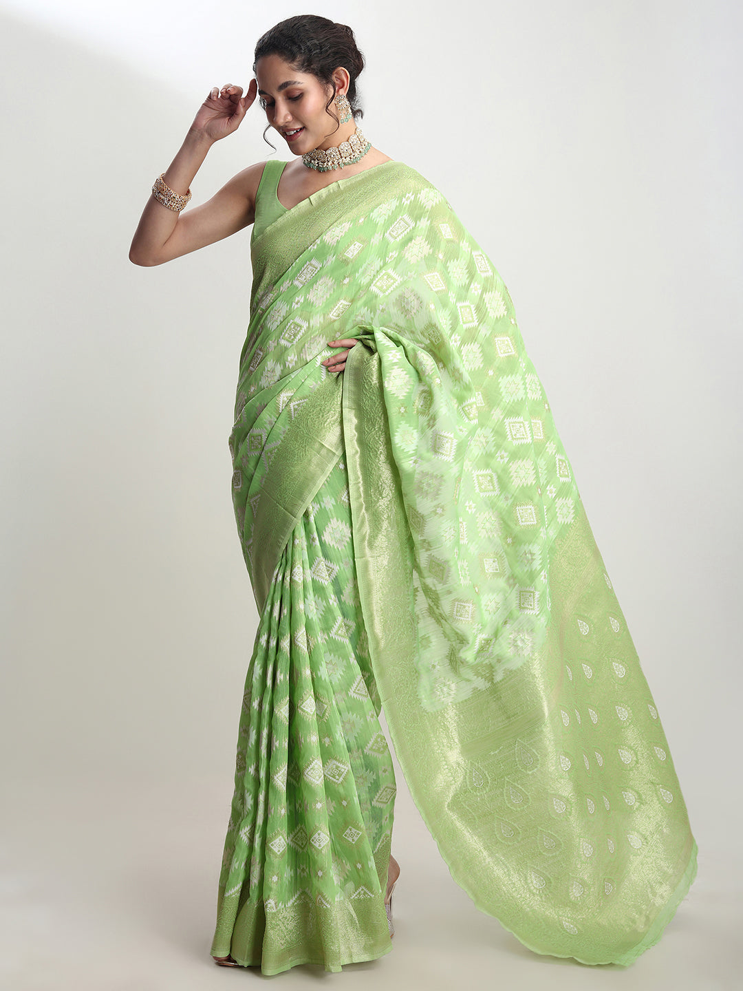 Janasya Green Silk Blend Geometric Jacquard Saree