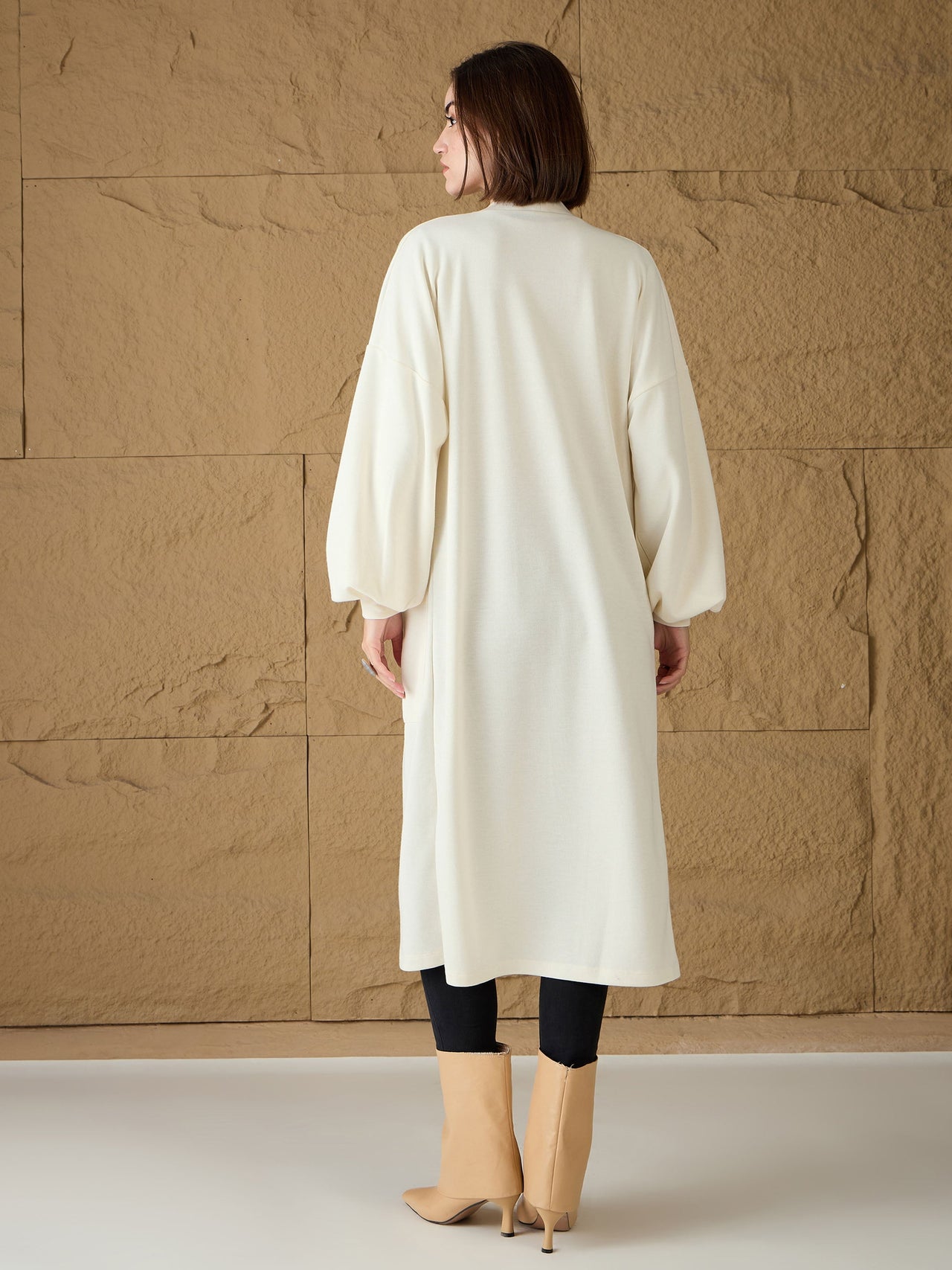 Lyush Women Off-White Front Open Balloon Sleeve Shrug