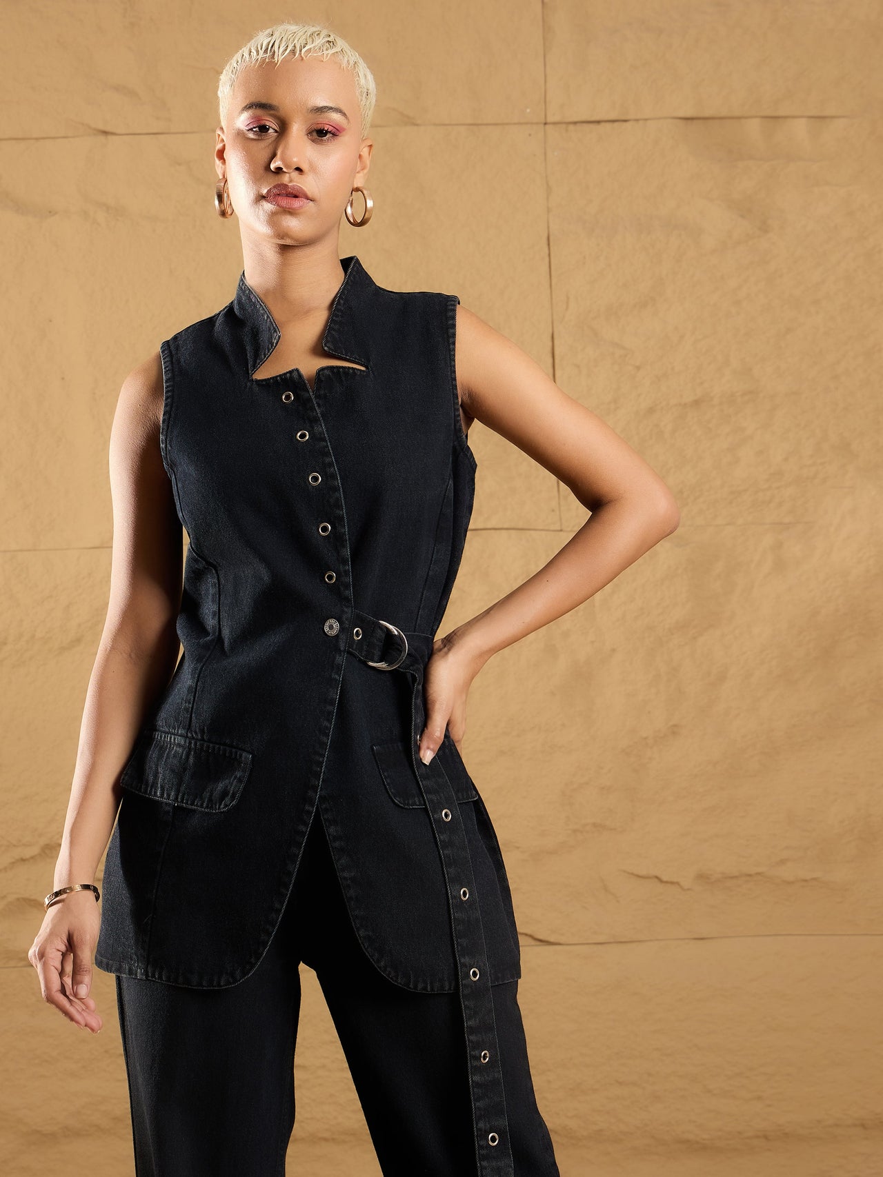 Lyush Women Black Wash Denim Eyelet Sleeveless Jacket