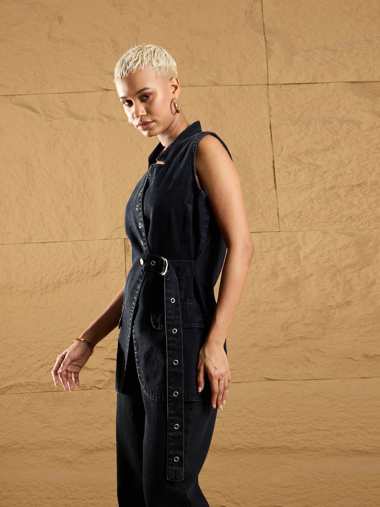 Lyush Women Black Wash Denim Eyelet Sleeveless Jacket