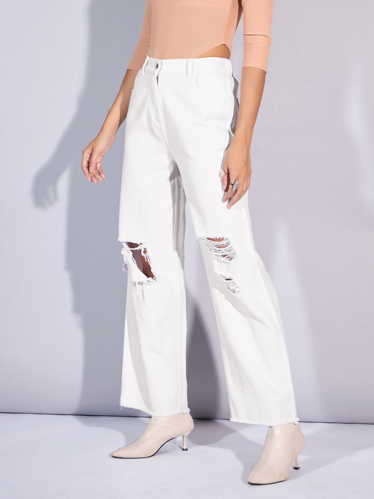 Lyush Women White Twill Distress Frayed Hem Jeans