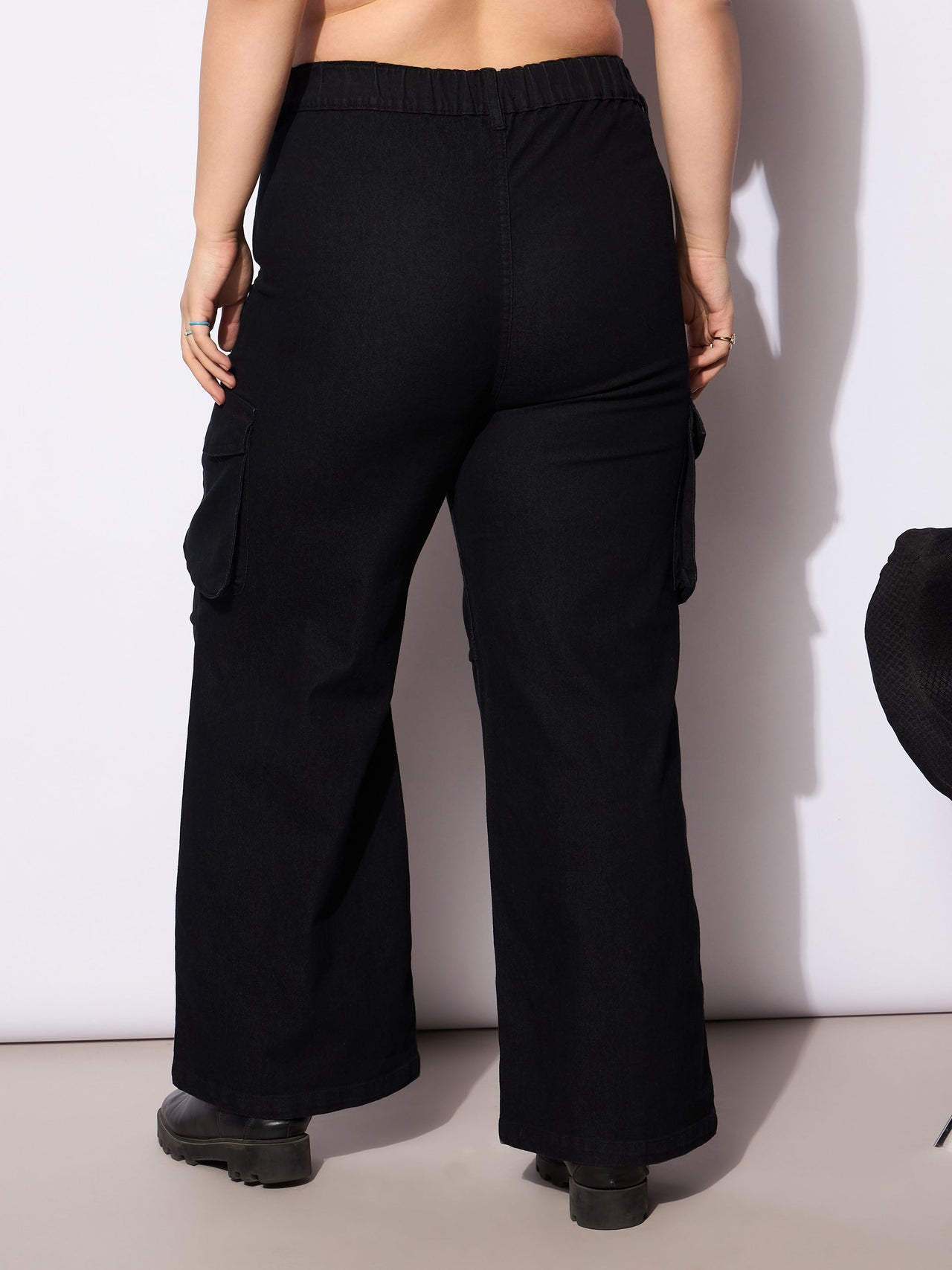 Lyush Women Black Denim Front Seam Side Pockets Straight Jeans