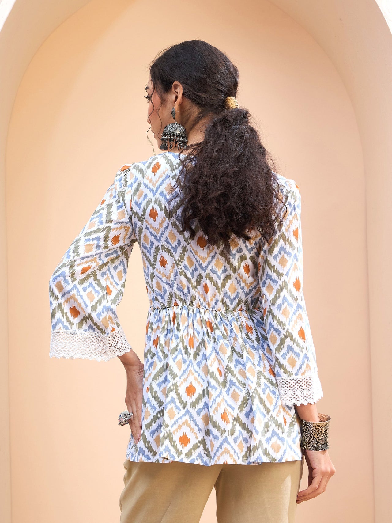 Lyush Women White Geometric Print Peplum Kurti