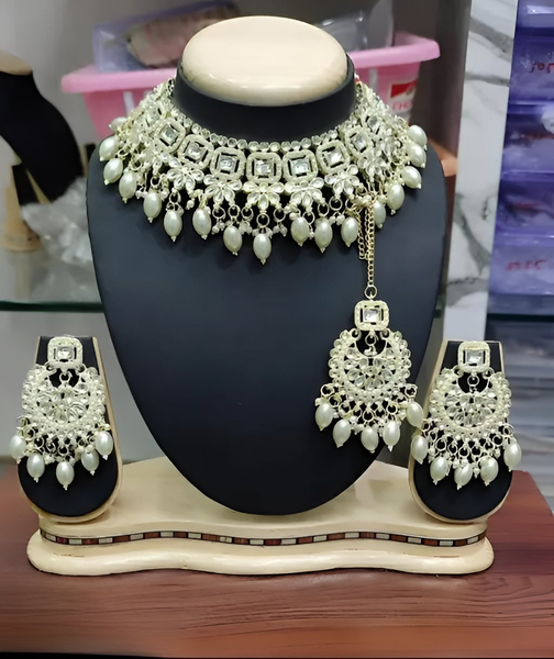 Jewel City Elegant Kundan Pearl Choker Necklace Set - Traditional Indian Bridal Jewelry with Earrings & Maang Tikka
