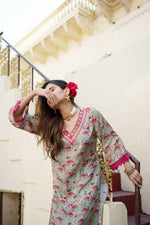 Thumbnail for Vaasva Women Pista Green Muslin Embroidered Kurta & Pant Set - Distacart