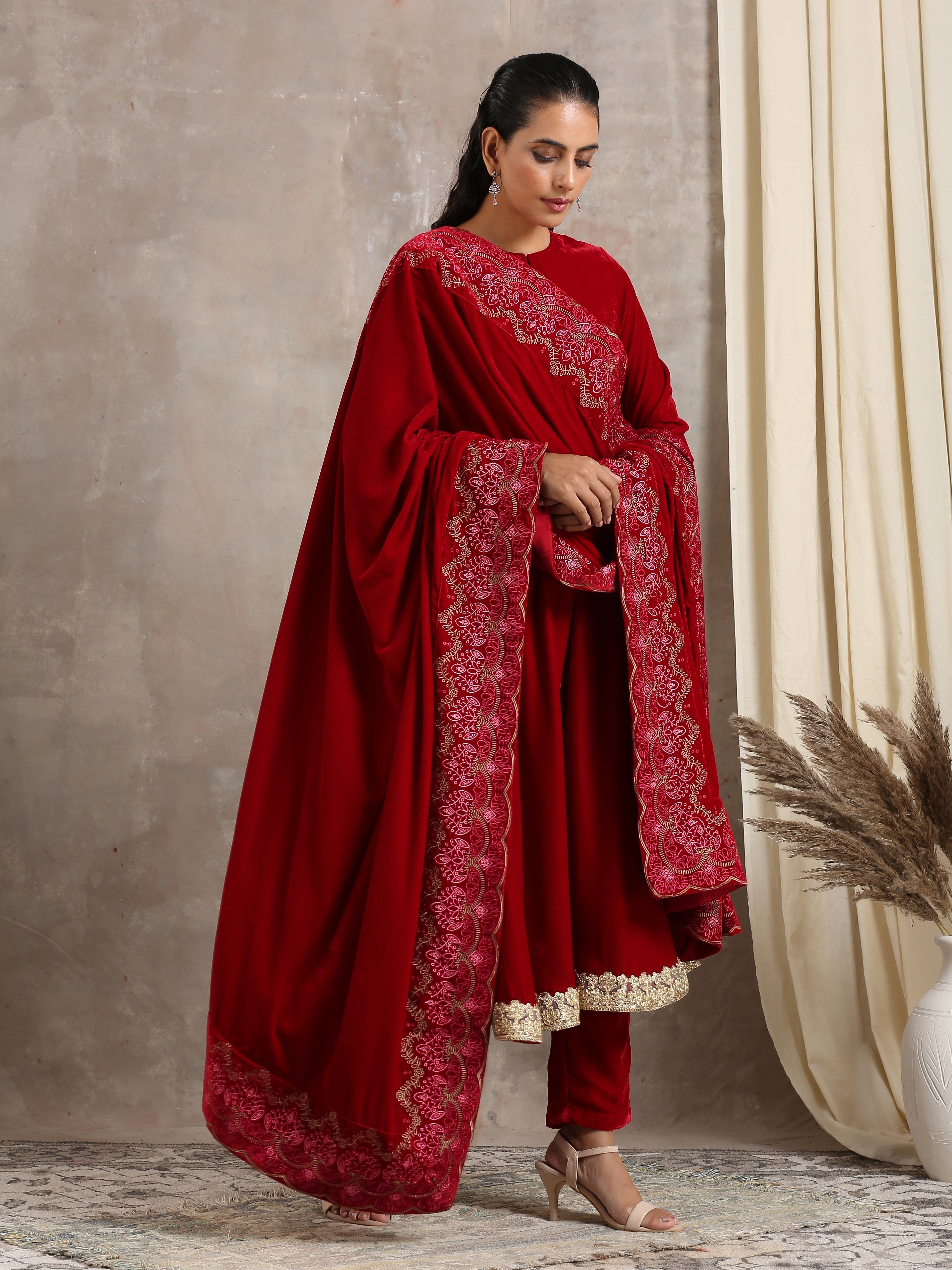 trueBrowns Red Velvet Embroidered Shawl - Distacart