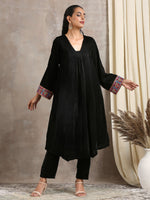 Thumbnail for trueBrowns Black Velvet Embroidered Lace Kurta - Distacart