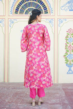 Thumbnail for Vaasva Women Pink Muslin Pleated Kurta & Pant Clothing Set - Distacart