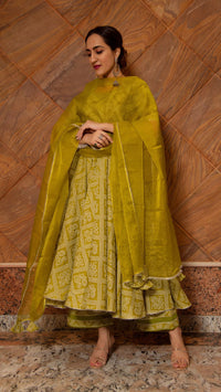 Thumbnail for Pomcha Jaipur Bandhej Mehndhi Green Cotton Anarkali Set - Distacart