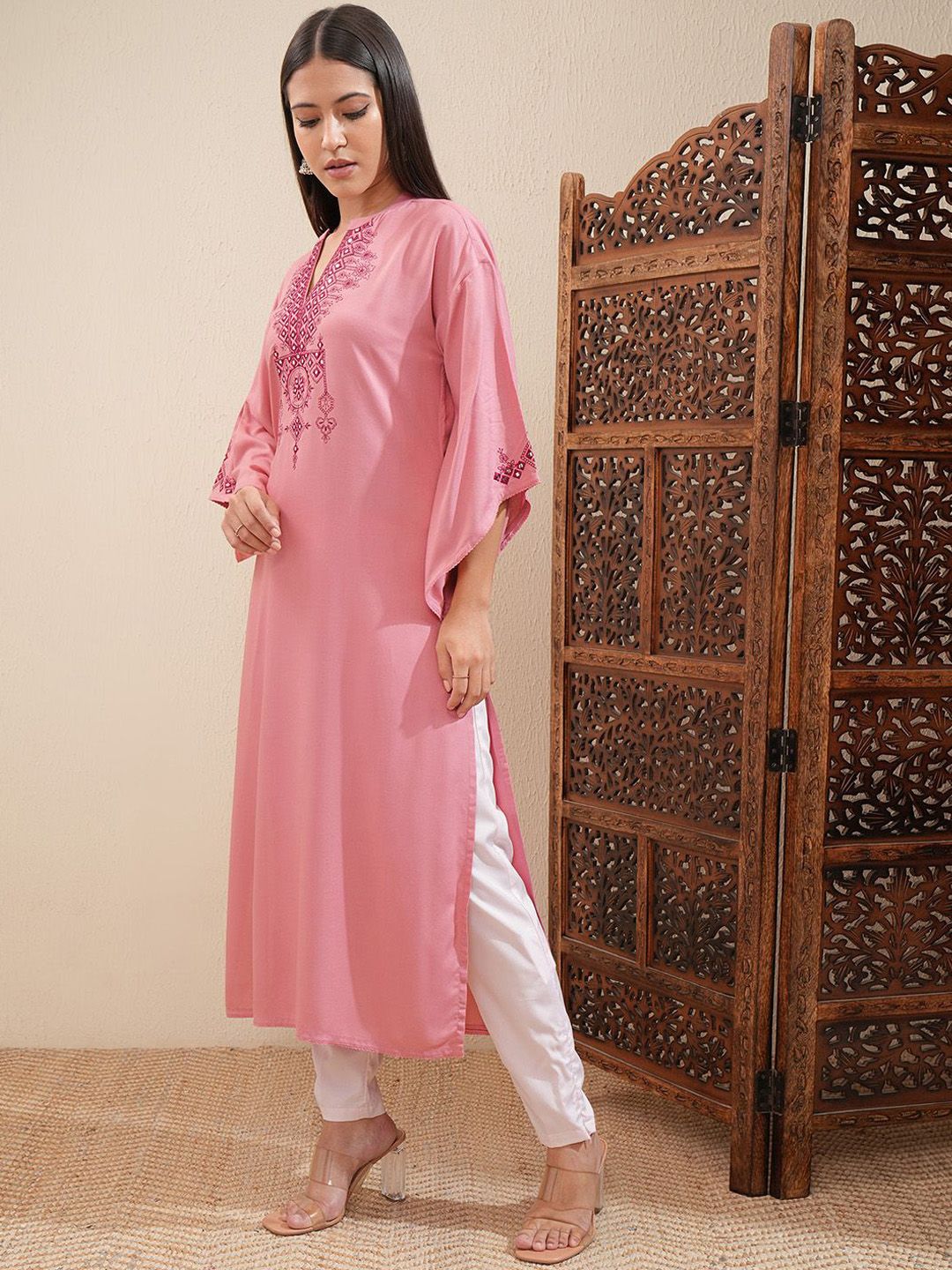 Vishudh Floral Embroidered Mandarin Collar Bell Sleeves Mirror Work Straight Kurta - Distacart