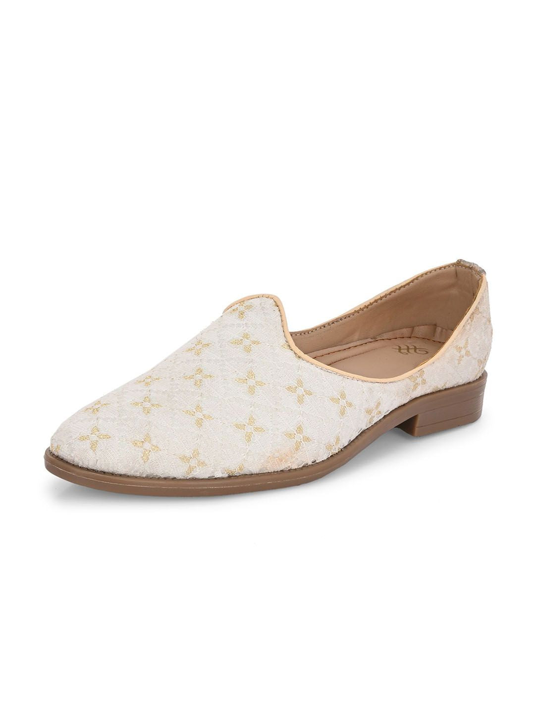 House of Pataudi Men Ethnic Embroidered Slip On Mojaris Shoes