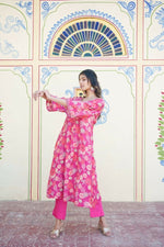 Thumbnail for Vaasva Women Pink Muslin Pleated Kurta & Pant Clothing Set - Distacart