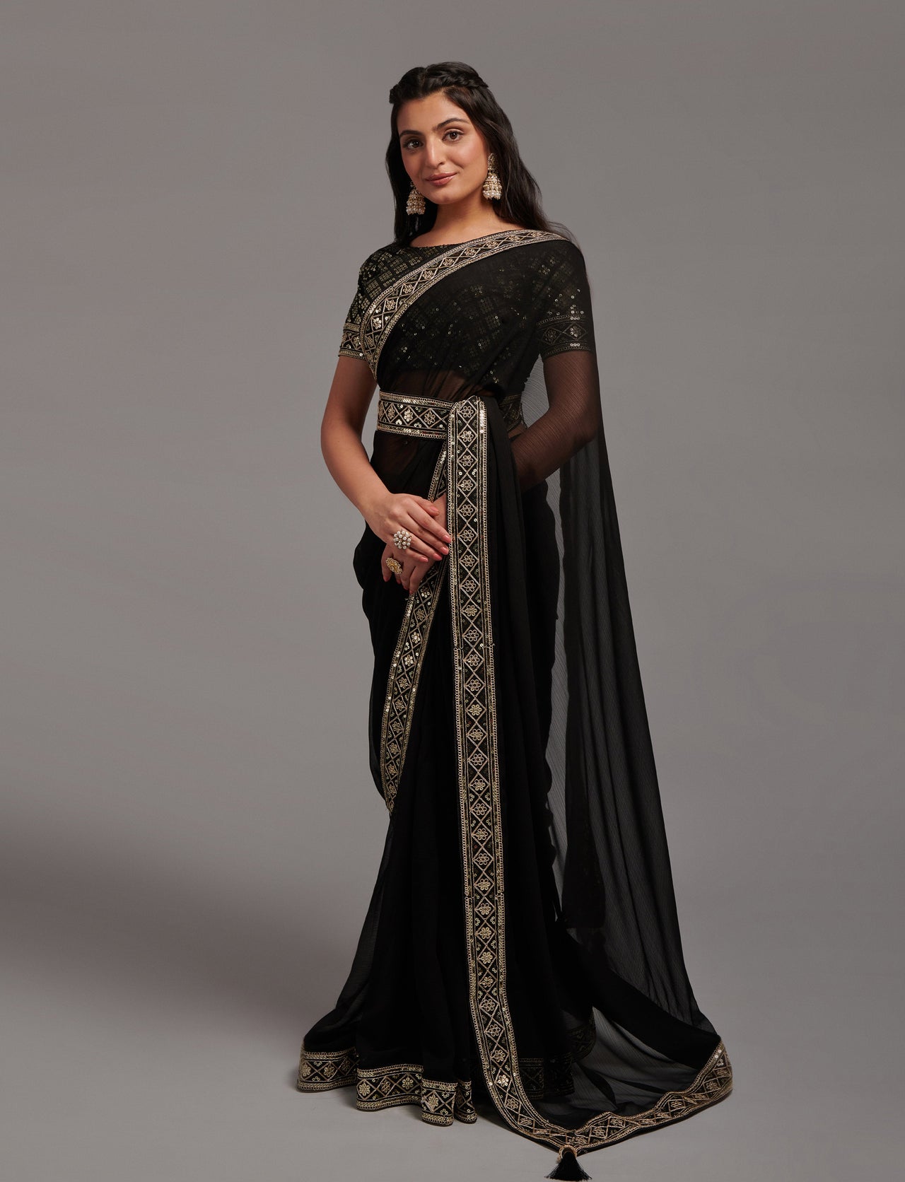 NOZ2TOZ Women Party Wear Premium Chinon Silk Saree with Unstitched Blouse - Black