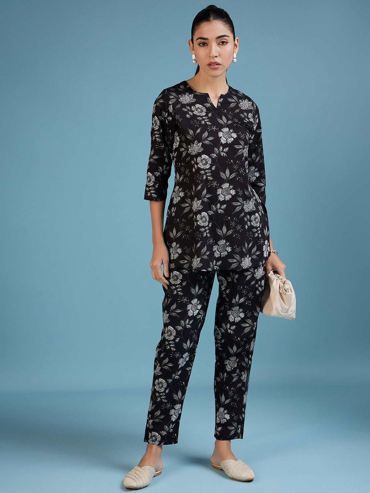 NOZ2TOZ Women Party Wear Flower Printed Co-Ord Set With Pant - Black